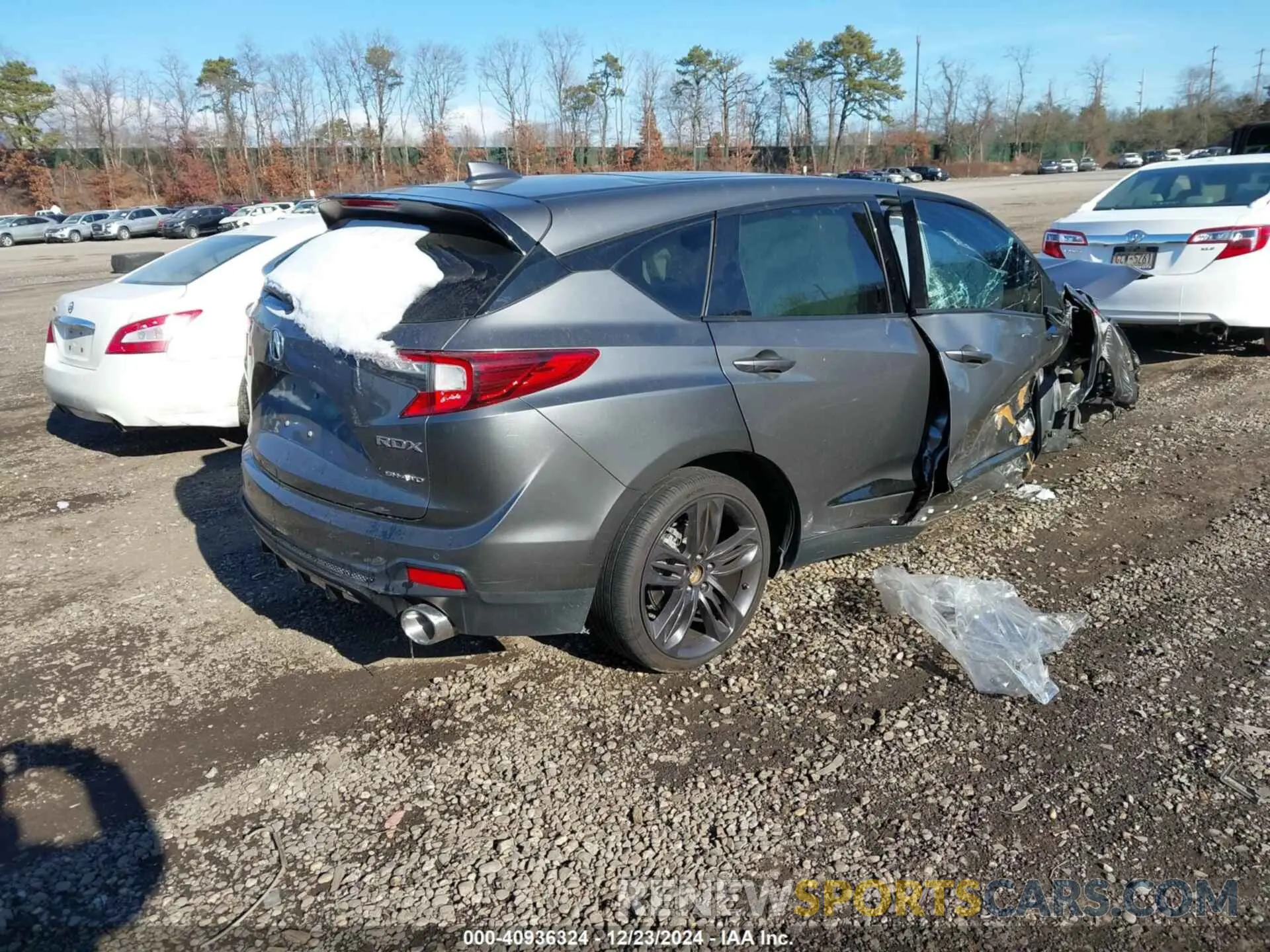 4 Photograph of a damaged car 5J8TC2H65NL008336 ACURA RDX 2022