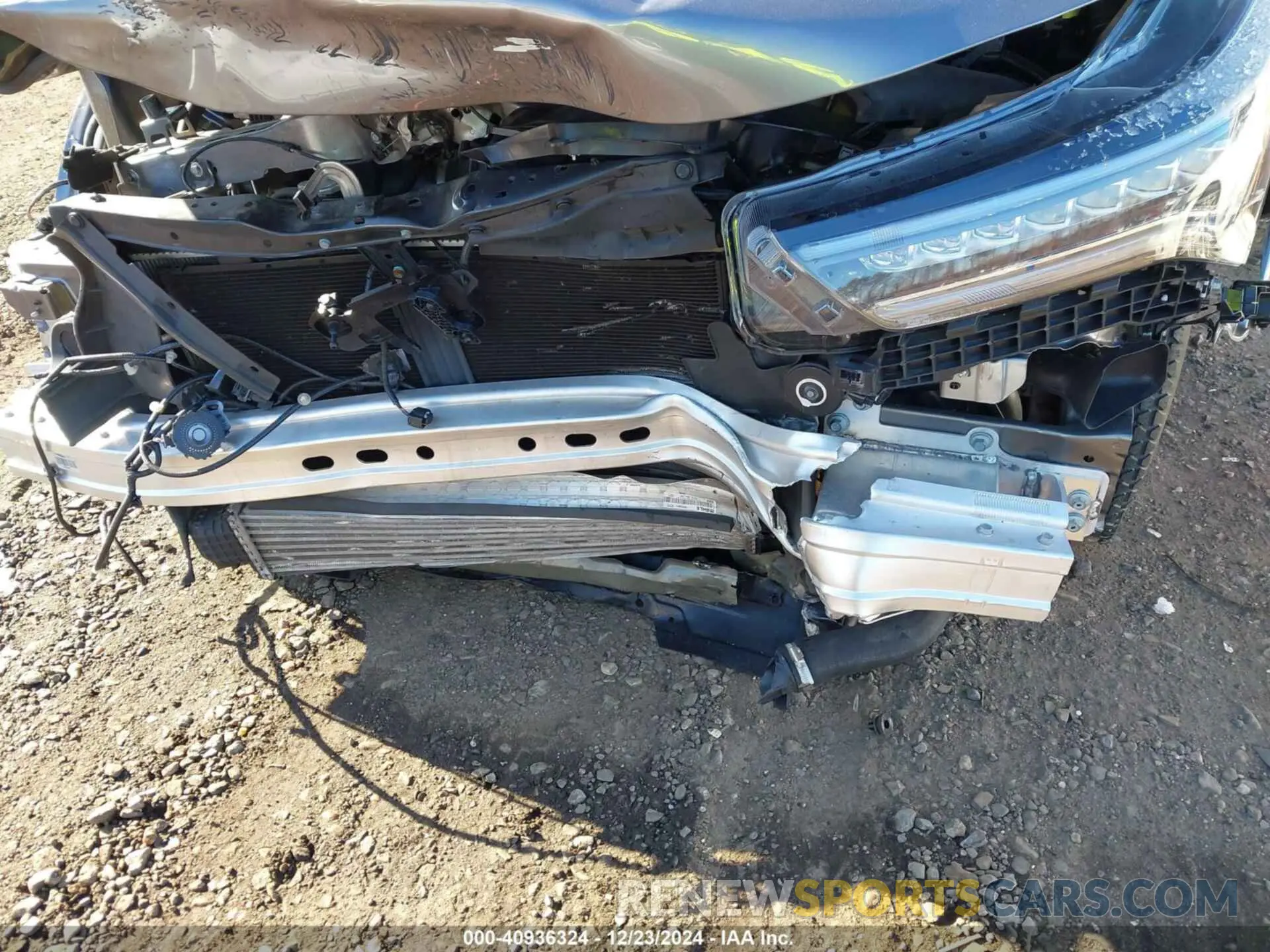 5 Photograph of a damaged car 5J8TC2H65NL008336 ACURA RDX 2022
