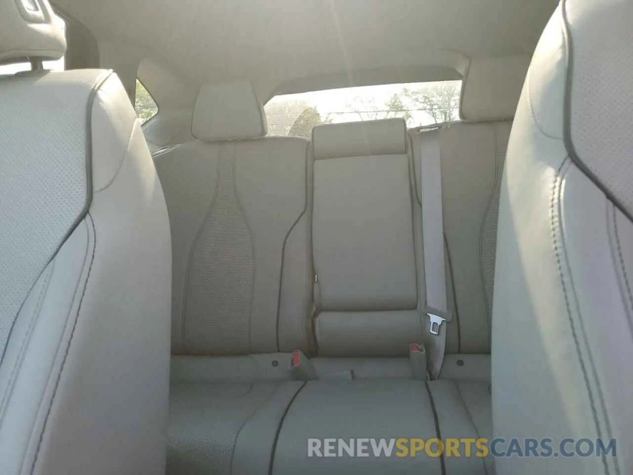 10 Photograph of a damaged car 5J8TC2H75NL004912 ACURA RDX 2022