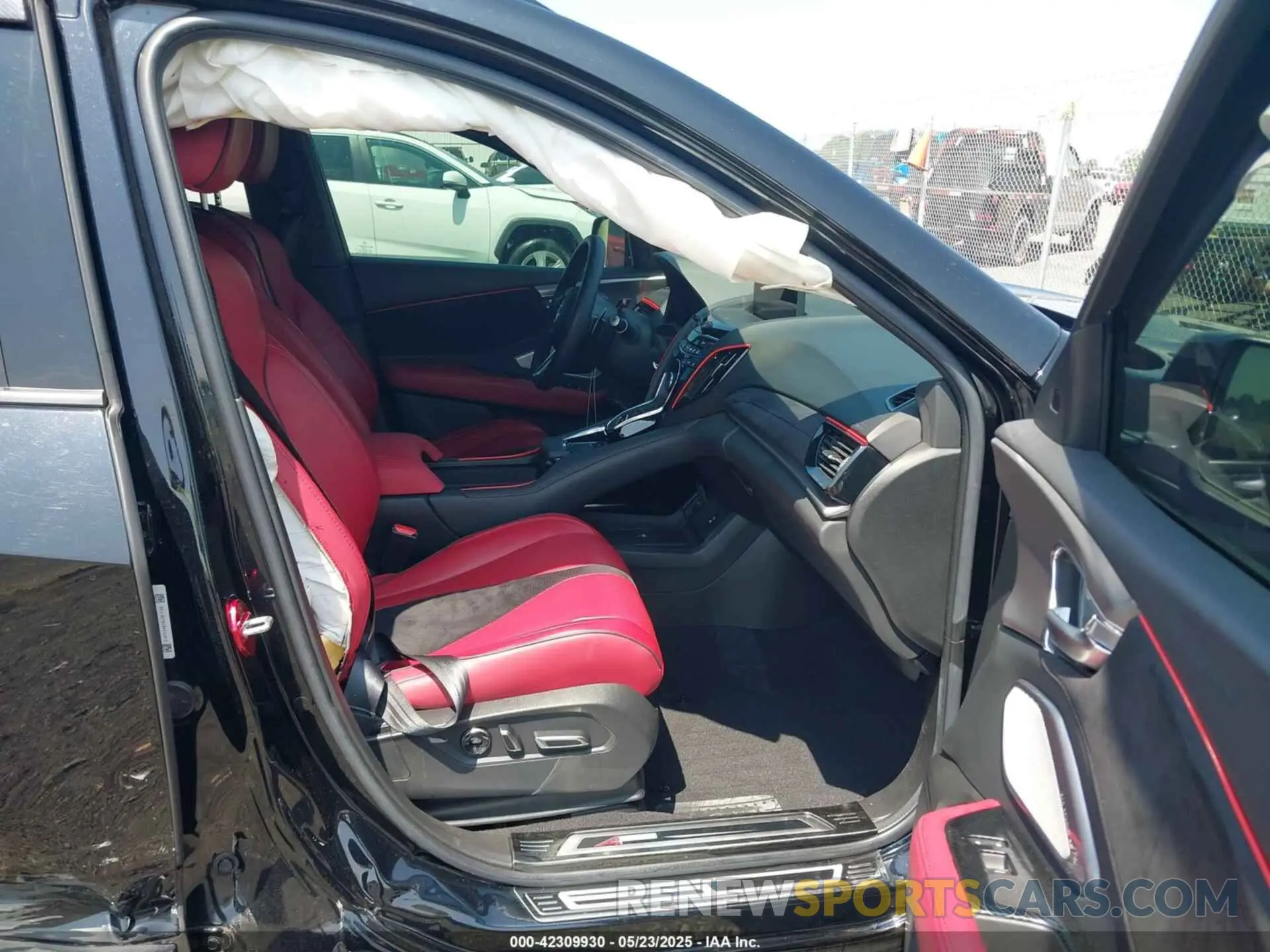 5 Photograph of a damaged car 5J8TC2H81NL001126 ACURA RDX 2022