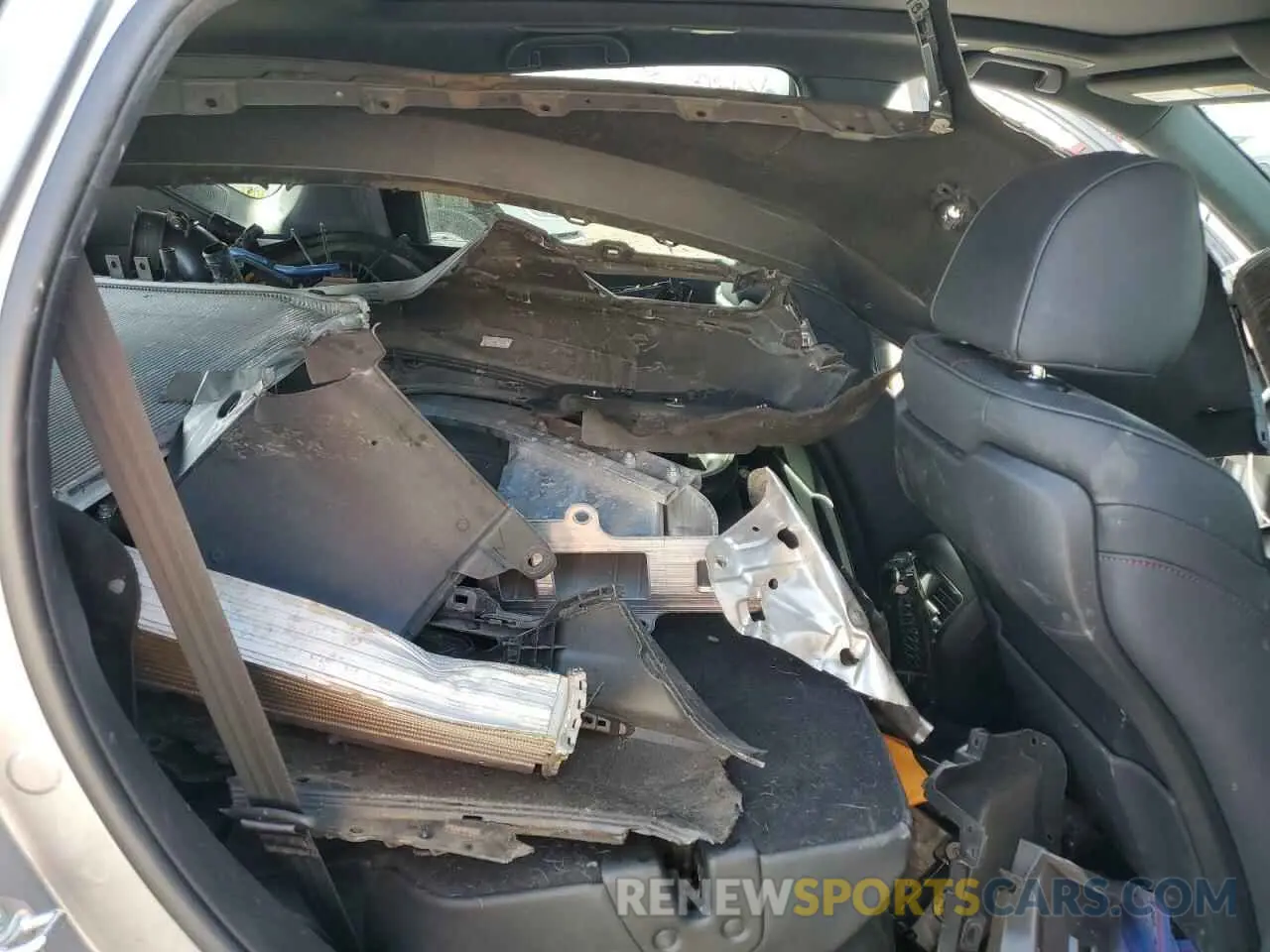 11 Photograph of a damaged car 5J8TC2H81NL003927 ACURA RDX 2022