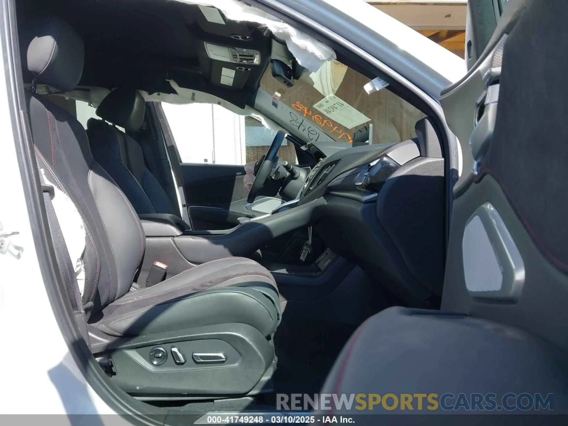 5 Photograph of a damaged car 5J8TC2H88NL001219 ACURA RDX 2022