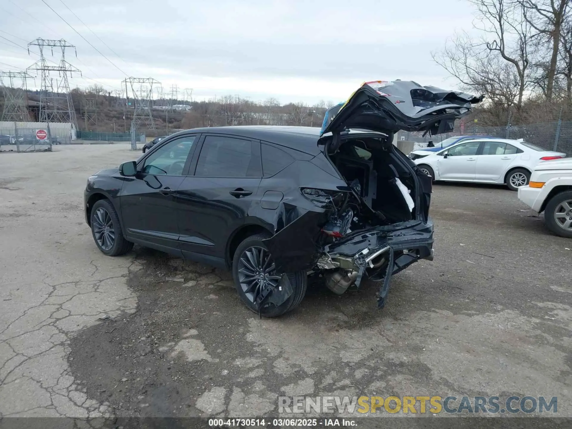 3 Photograph of a damaged car 5J8TC2H88NL006548 ACURA RDX 2022