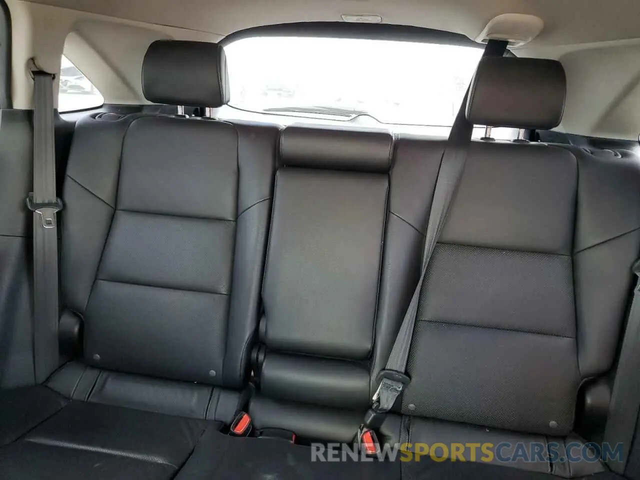 10 Photograph of a damaged car 5J8TB3H33DL013175 ACURA RDX 2023