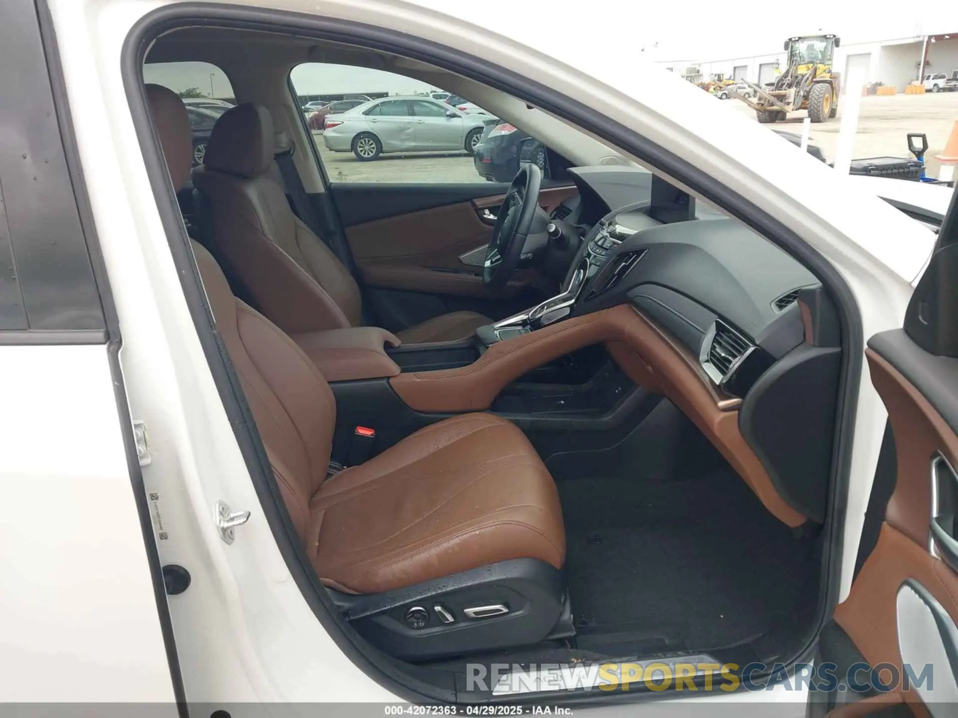 5 Photograph of a damaged car 5J8TC1H50PL006983 ACURA RDX 2023