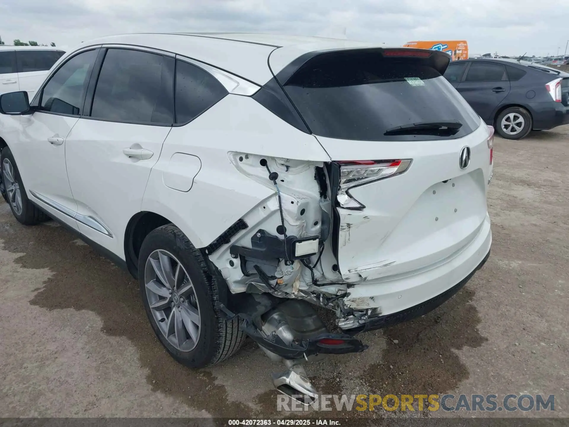 6 Photograph of a damaged car 5J8TC1H50PL006983 ACURA RDX 2023