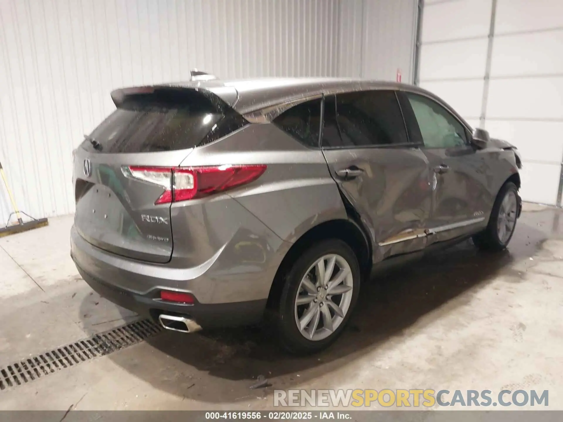 4 Photograph of a damaged car 5J8TC2H33PL013401 ACURA RDX 2023