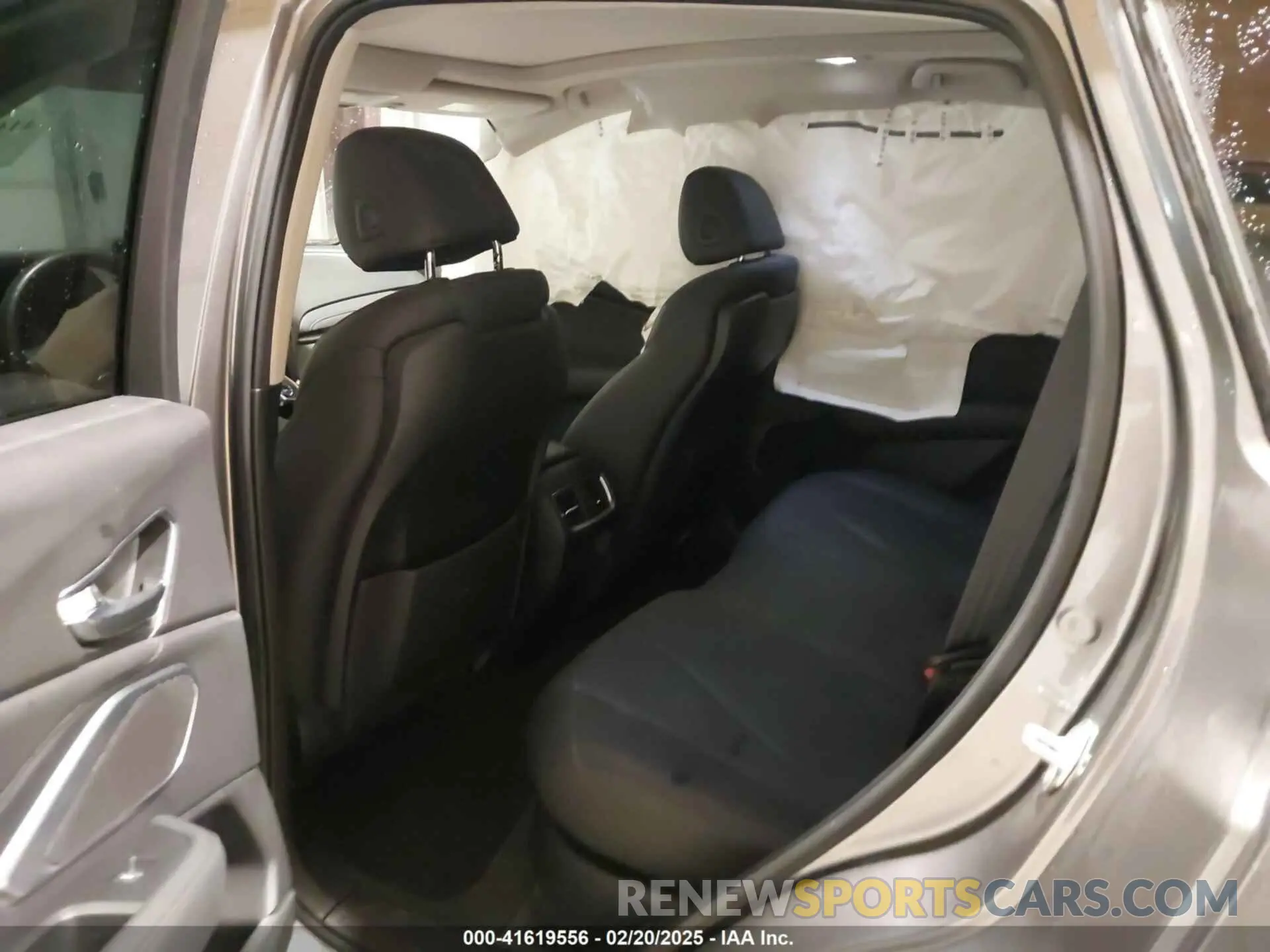 8 Photograph of a damaged car 5J8TC2H33PL013401 ACURA RDX 2023