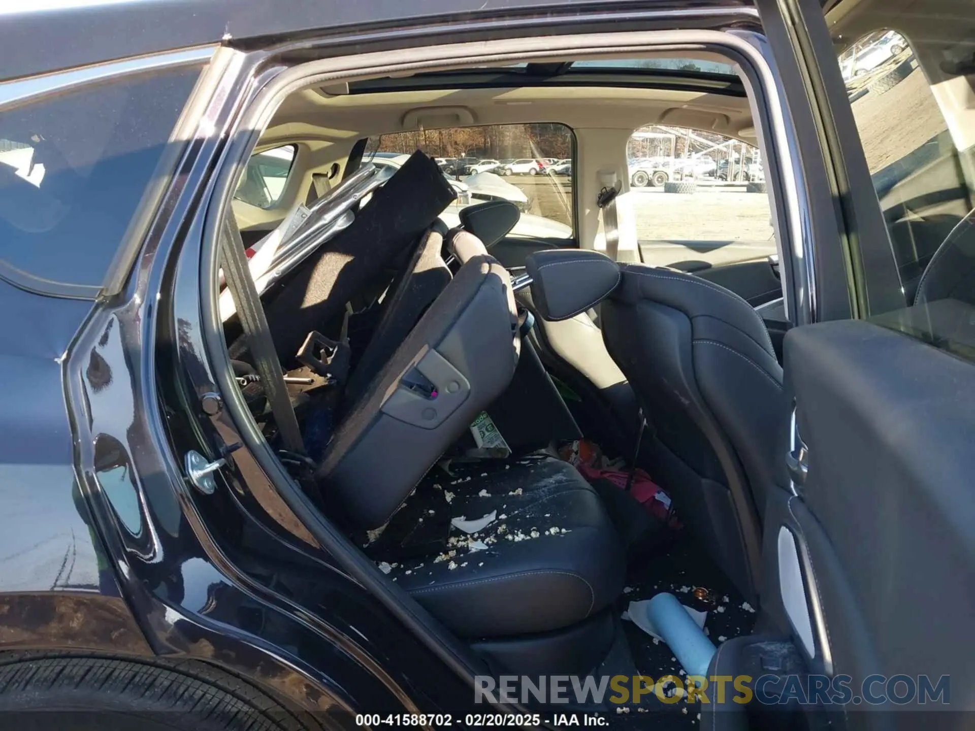 8 Photograph of a damaged car 5J8TC2H54RL004968 ACURA RDX 2024