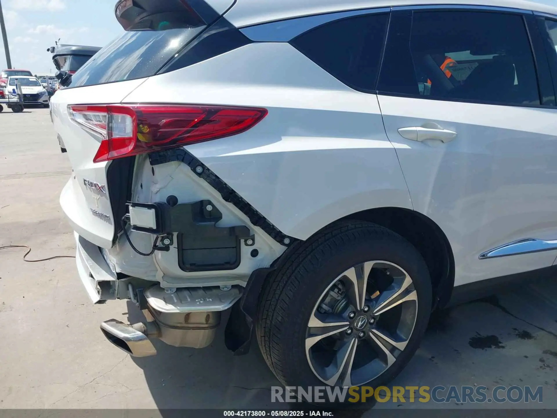 19 Photograph of a damaged car 5J8TC2H74RL001800 ACURA RDX 2024