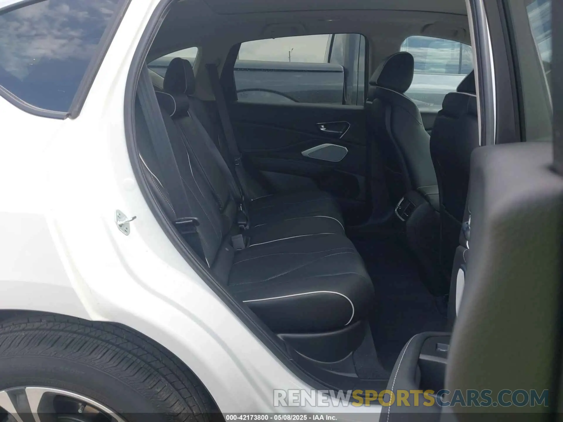 8 Photograph of a damaged car 5J8TC2H74RL001800 ACURA RDX 2024