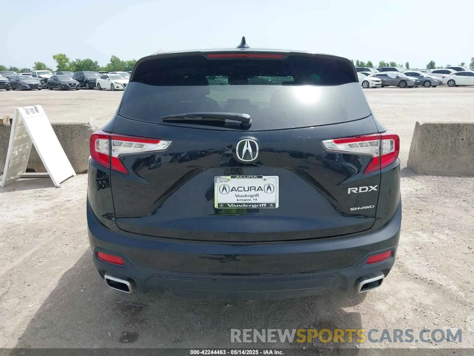 16 Photograph of a damaged car 5J8TC2H44SL013182 ACURA RDX 2025