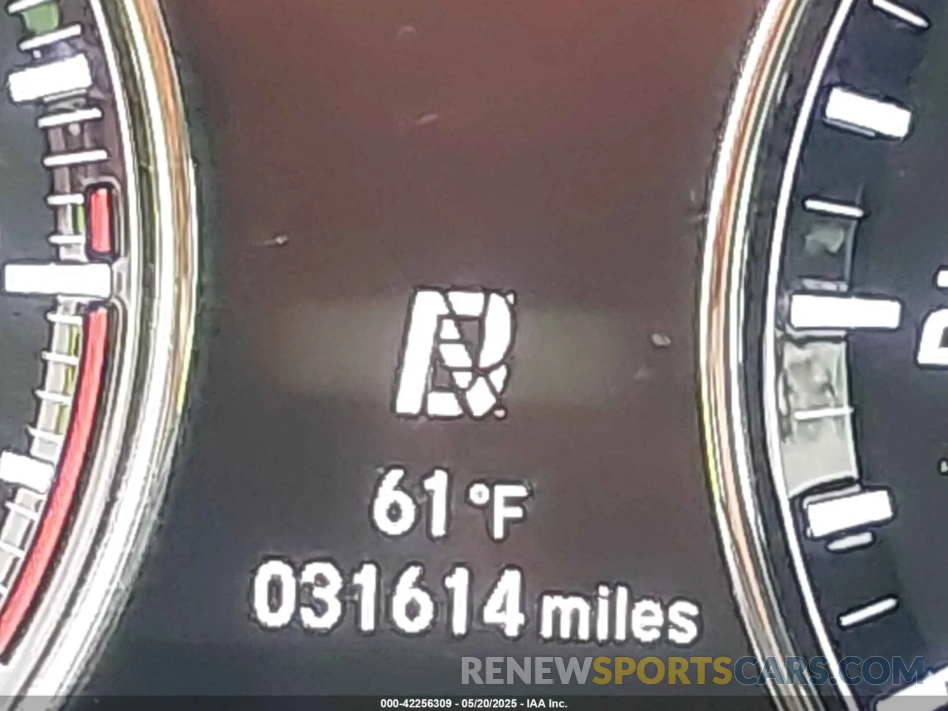 18 Photograph of a damaged car JH4KC2F98KC000331 ACURA RLX SPORT HYBRID 2019