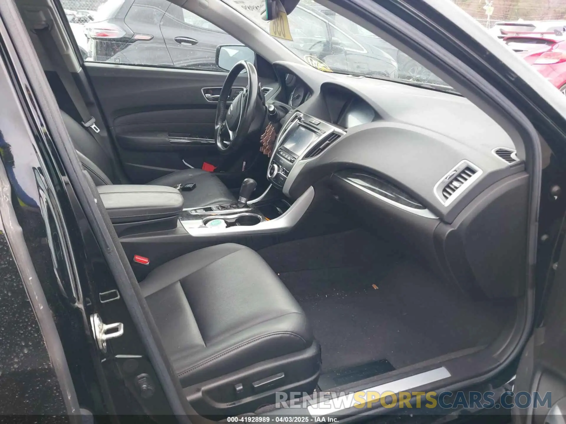 5 Photograph of a damaged car 19UUB1F32KA008425 ACURA TLX 2019