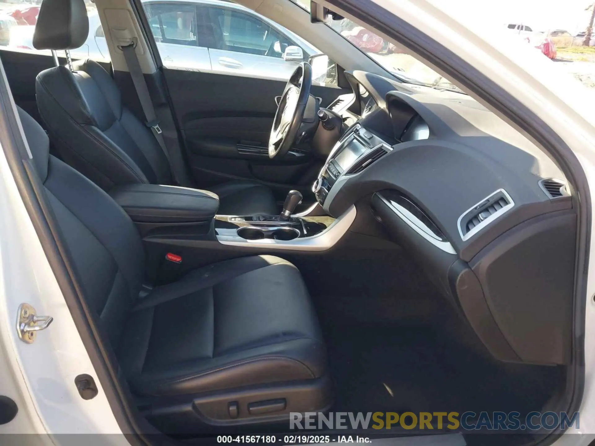 5 Photograph of a damaged car 19UUB1F37KA011109 ACURA TLX 2019