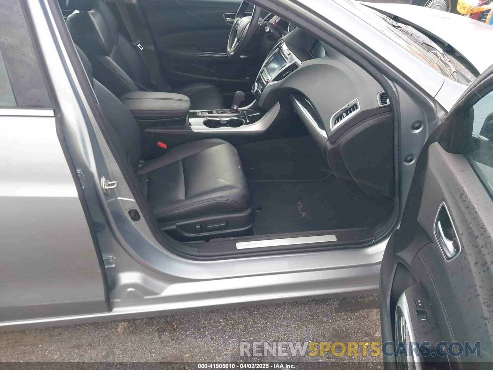5 Photograph of a damaged car 19UUB1F38KA010003 ACURA TLX 2019