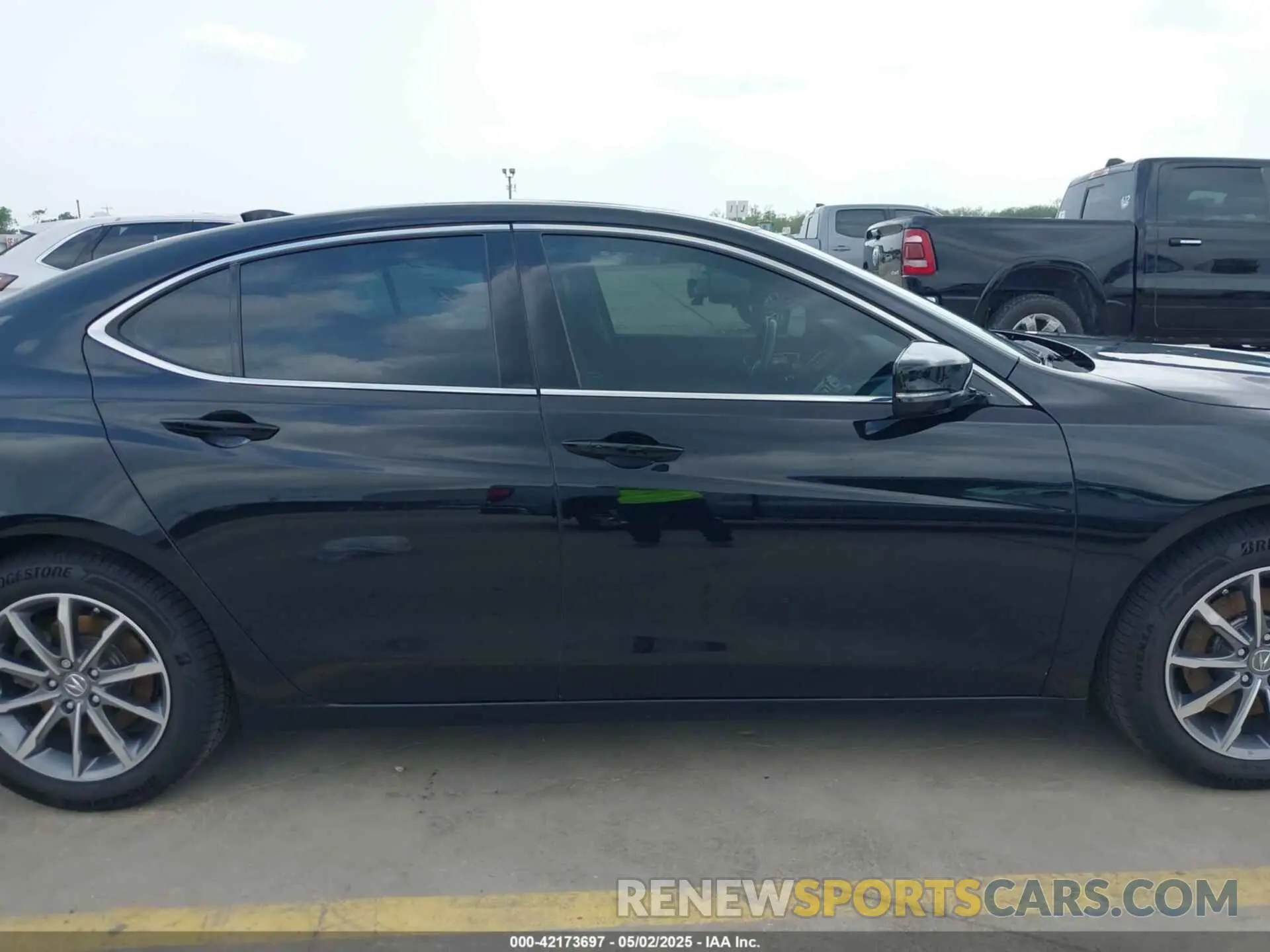 13 Photograph of a damaged car 19UUB1F39KA010463 ACURA TLX 2019