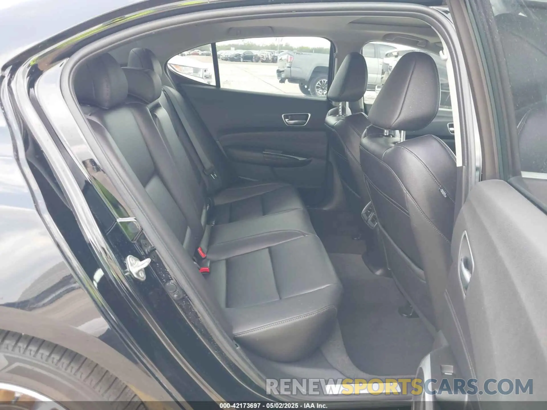 8 Photograph of a damaged car 19UUB1F39KA010463 ACURA TLX 2019
