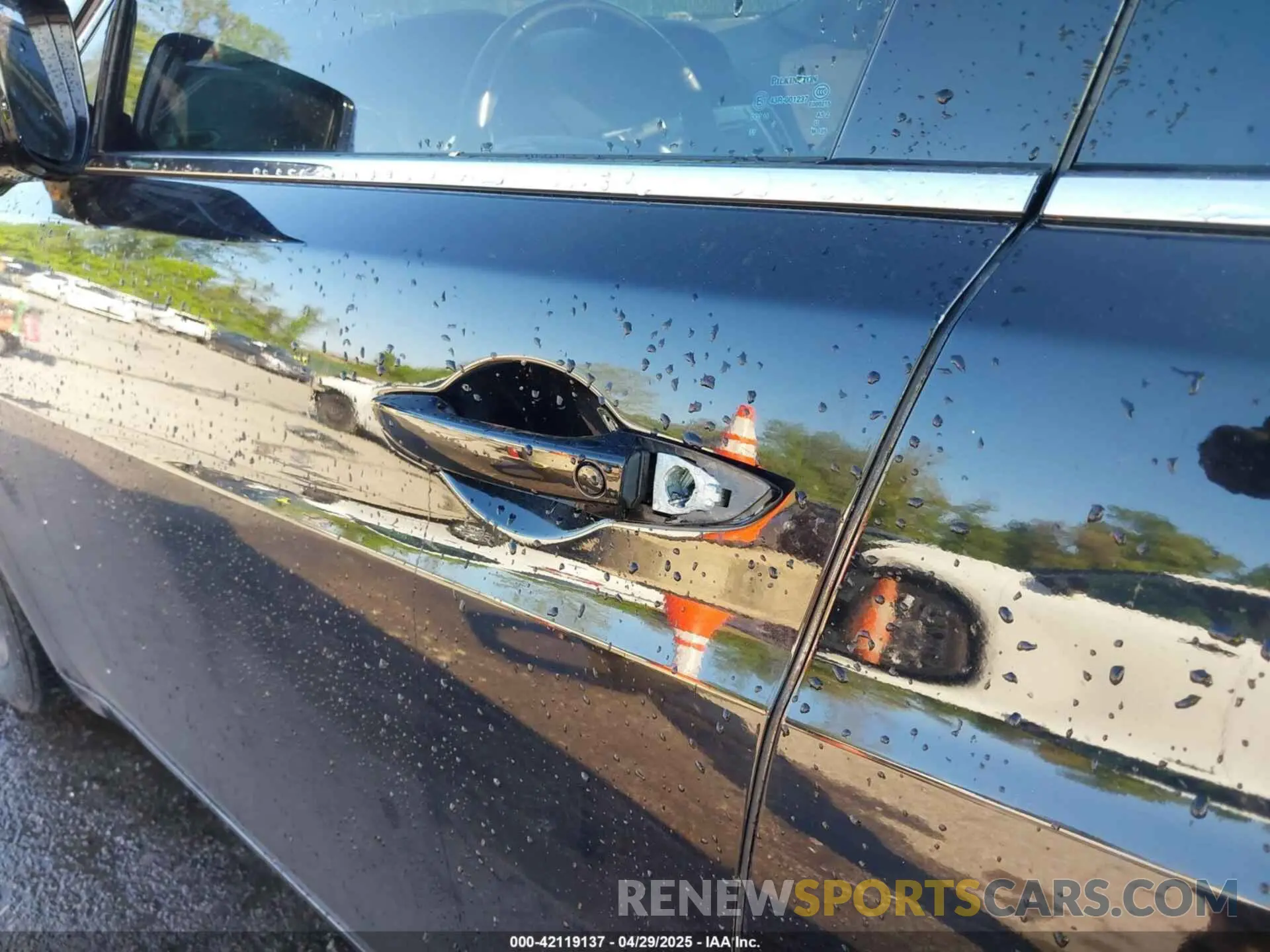 6 Photograph of a damaged car 19UUB1F52KA000293 ACURA TLX 2019