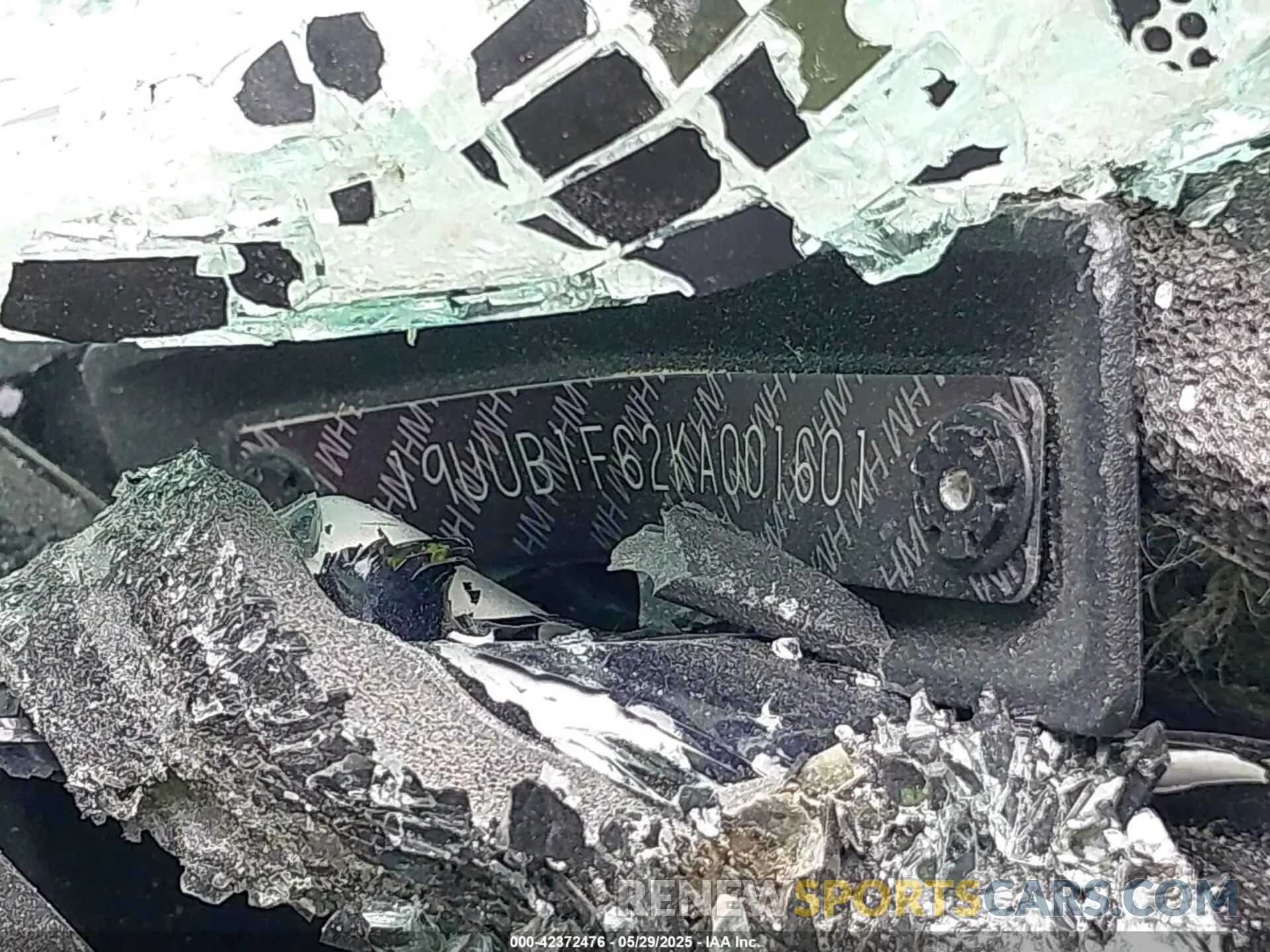9 Photograph of a damaged car 19UUB1F62KA001601 ACURA TLX 2019