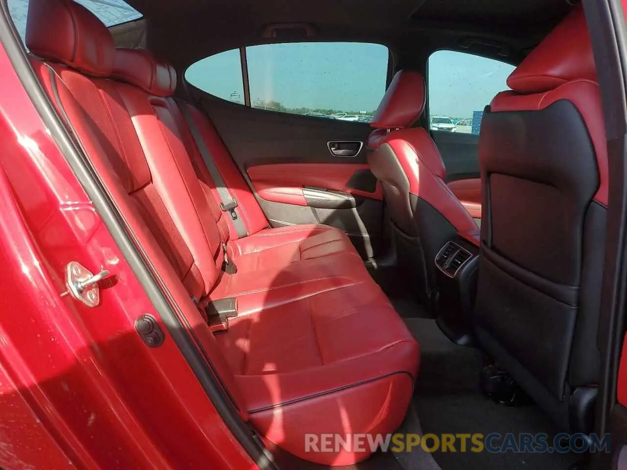 10 Photograph of a damaged car 19UUB1F63KA002899 ACURA TLX 2019