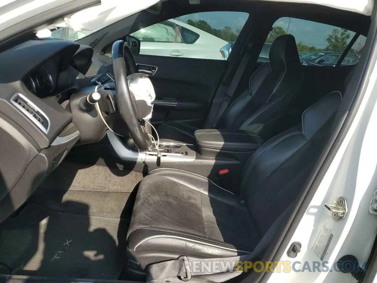 7 Photograph of a damaged car 19UUB1F63KA003938 ACURA TLX 2019