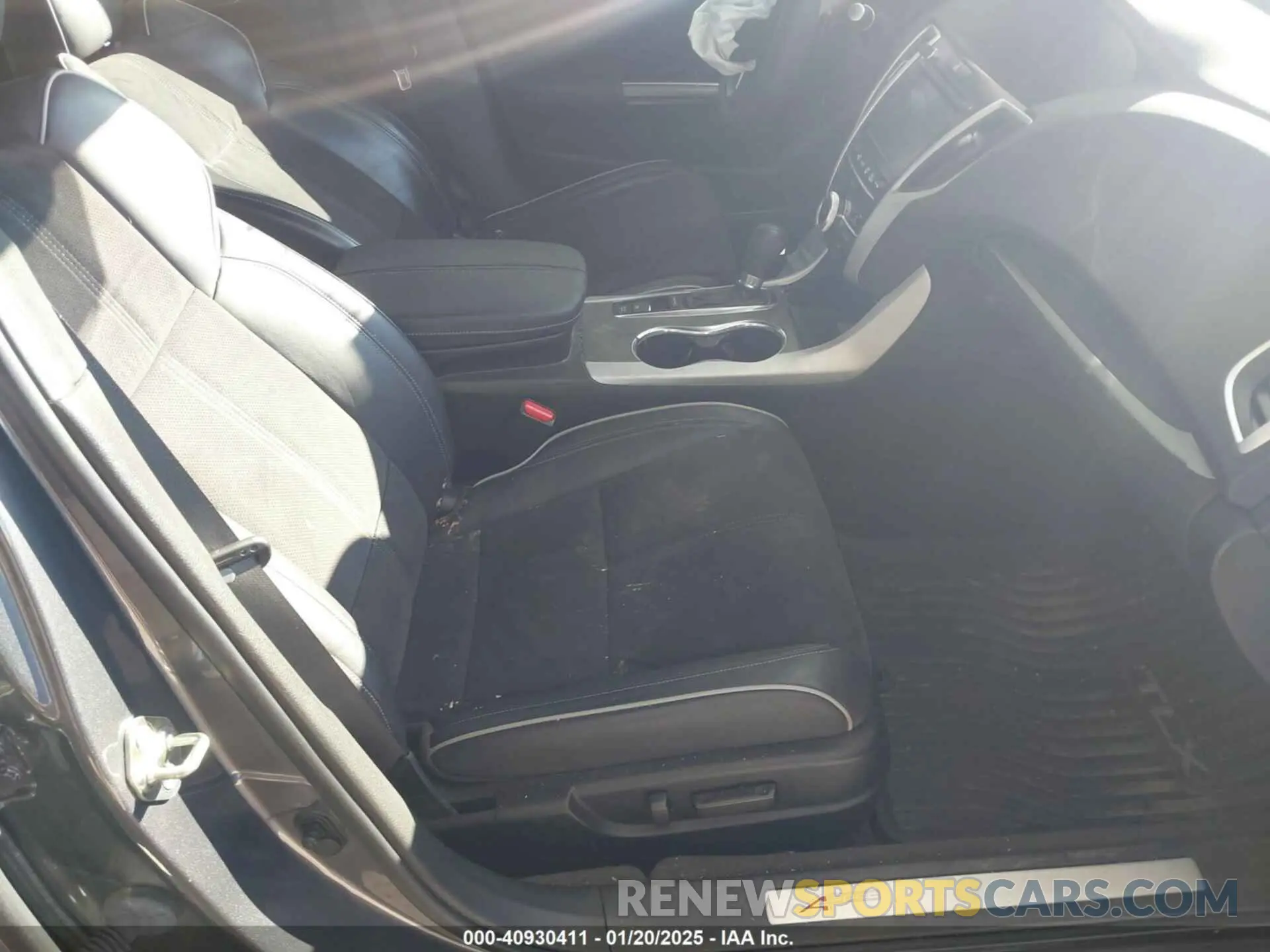 5 Photograph of a damaged car 19UUB1F64KA001793 ACURA TLX 2019