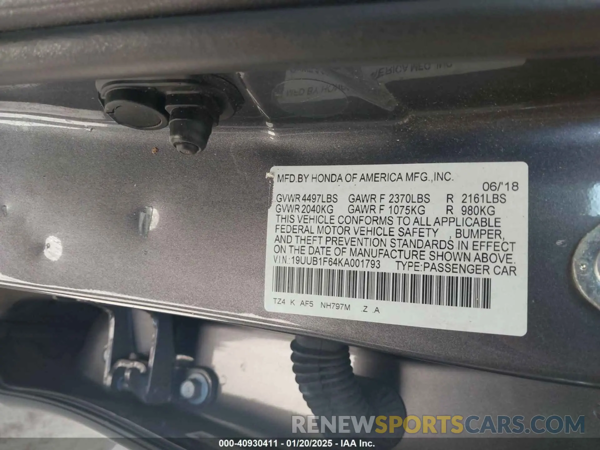9 Photograph of a damaged car 19UUB1F64KA001793 ACURA TLX 2019