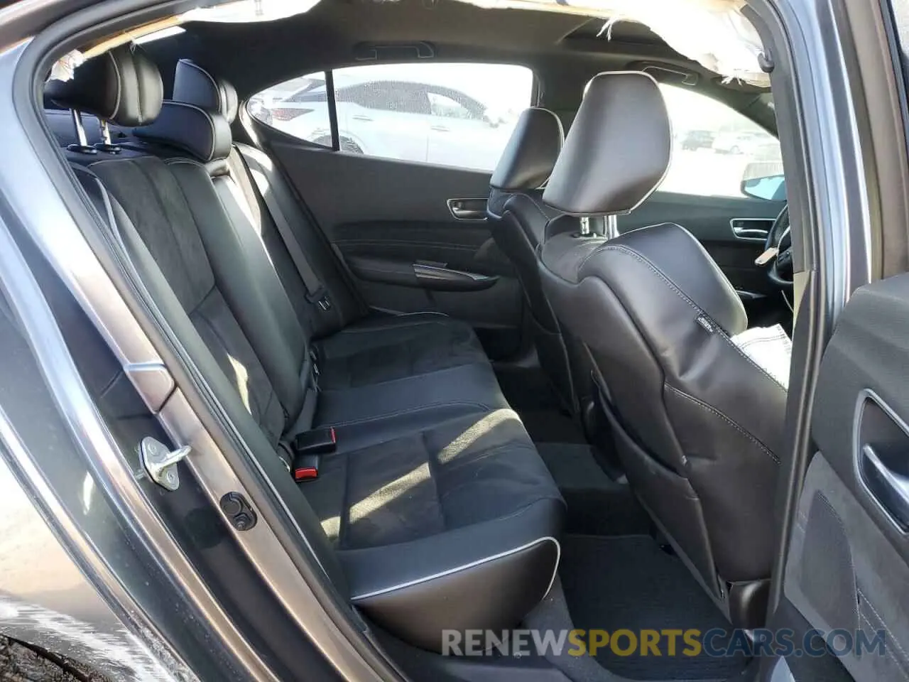 10 Photograph of a damaged car 19UUB1F64KA003687 ACURA TLX 2019