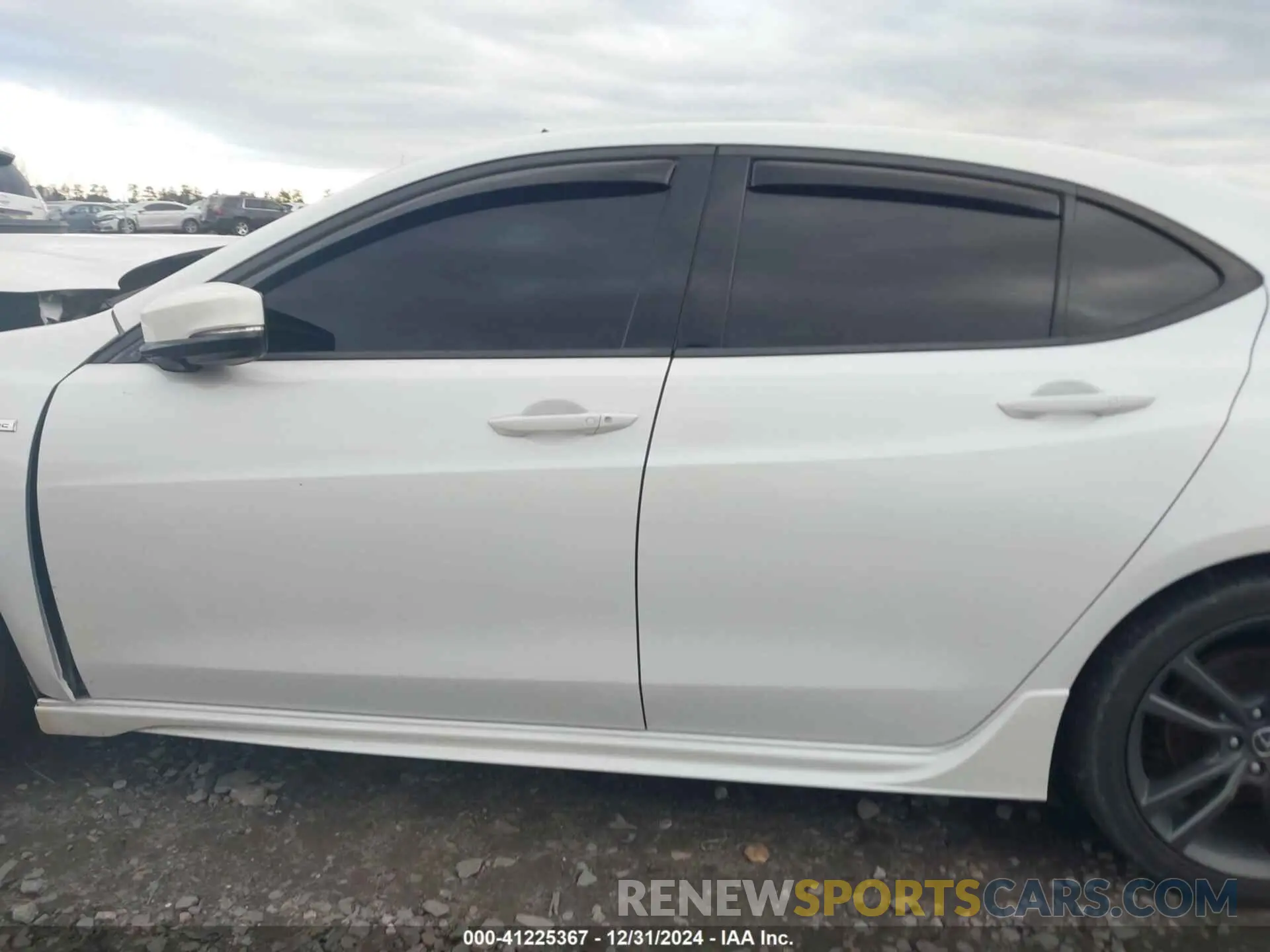 14 Photograph of a damaged car 19UUB1F65KA003195 ACURA TLX 2019