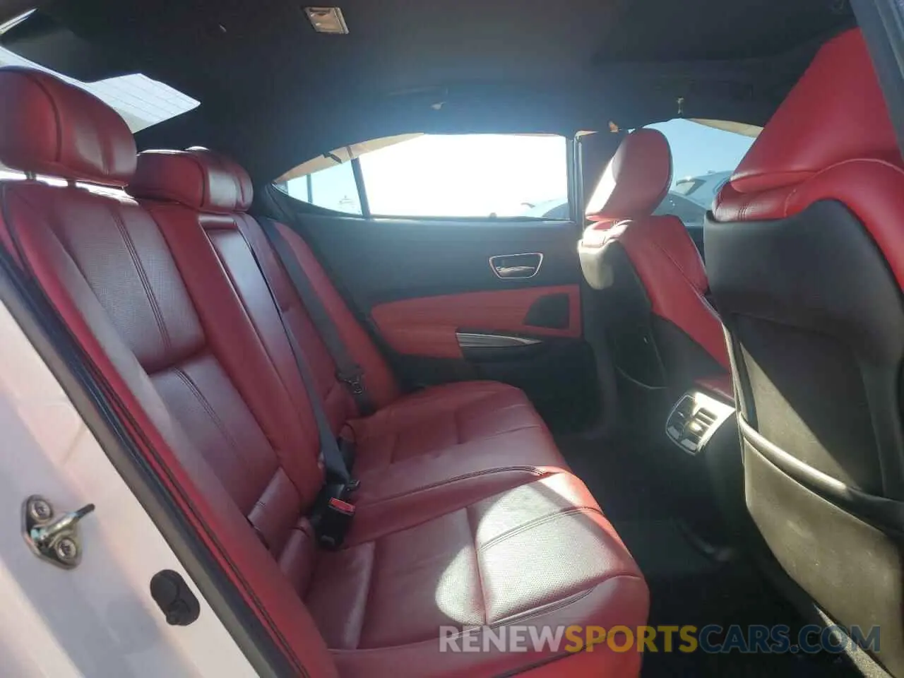 10 Photograph of a damaged car 19UUB1F65KA005478 ACURA TLX 2019