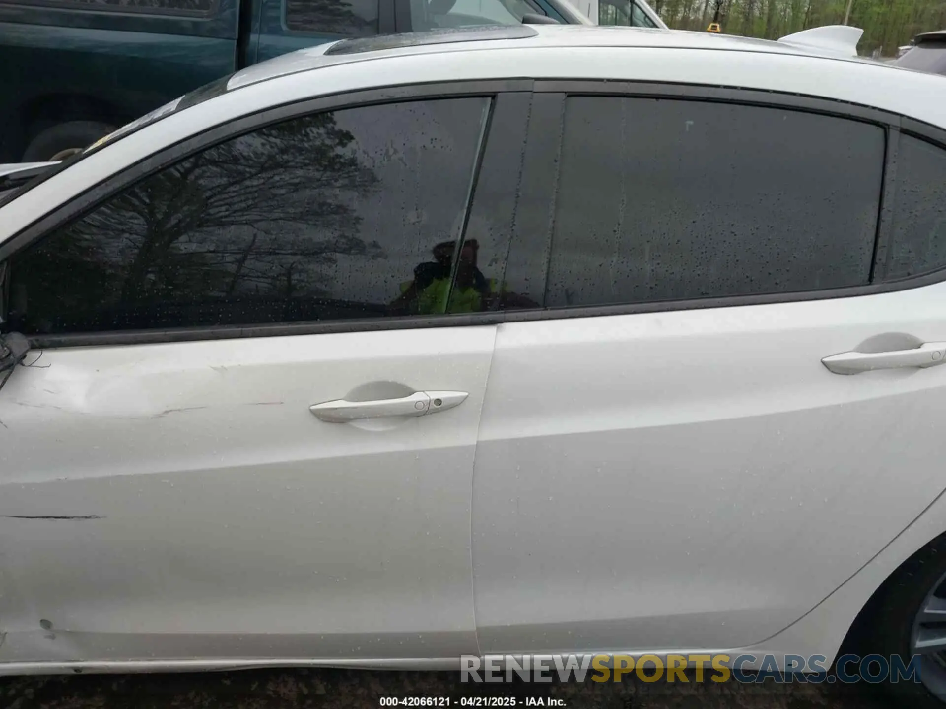 15 Photograph of a damaged car 19UUB1F69KA005273 ACURA TLX 2019