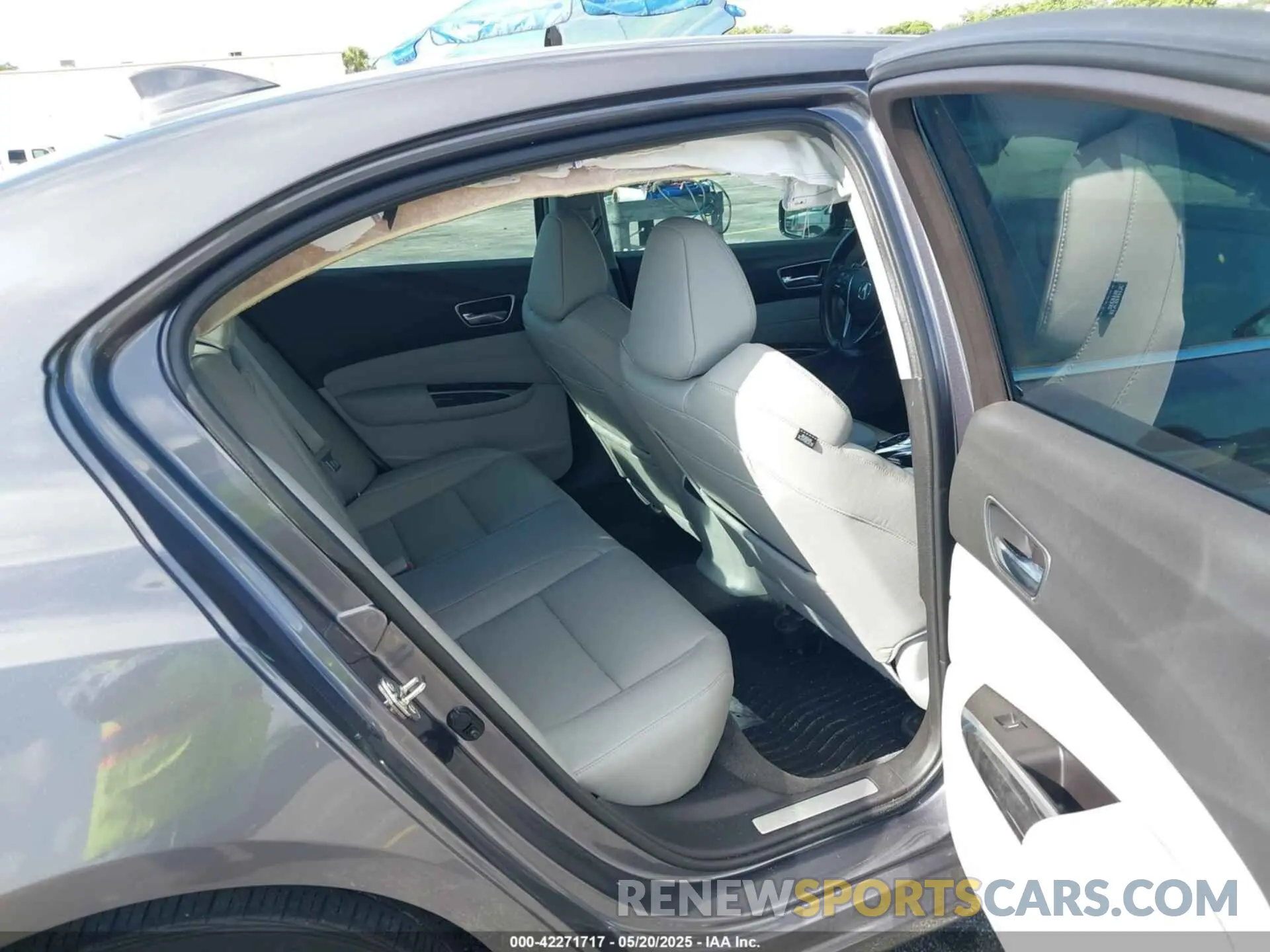 8 Photograph of a damaged car 19UUB2F38KA002232 ACURA TLX 2019