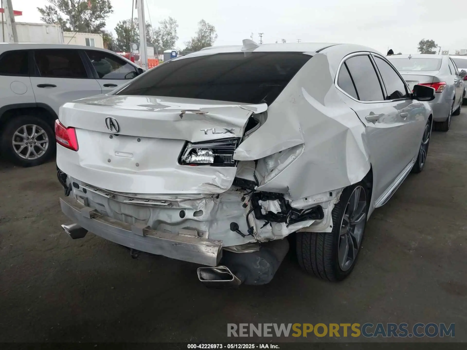 4 Photograph of a damaged car 19UUB2F49KA008906 ACURA TLX 2019