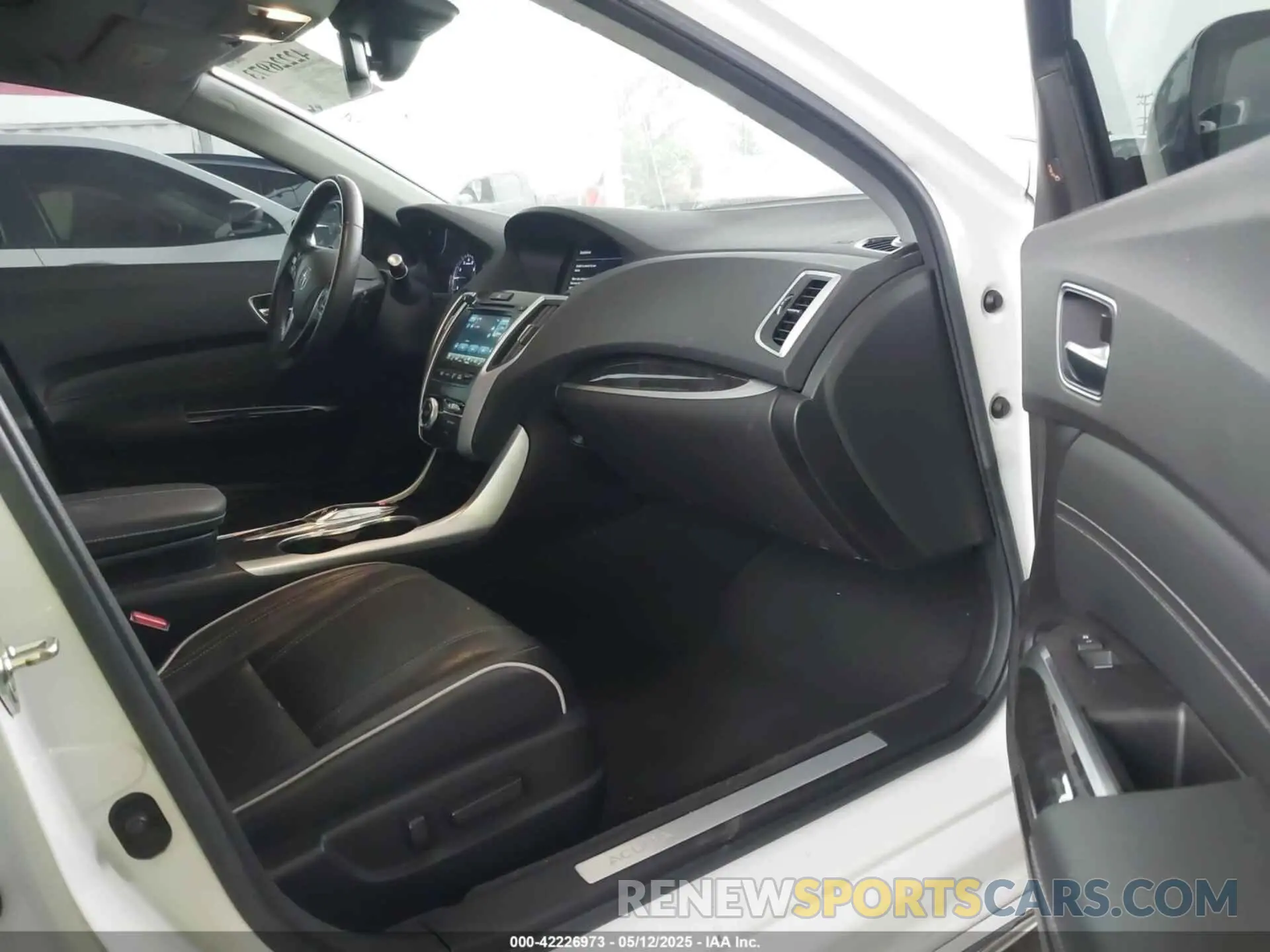 5 Photograph of a damaged car 19UUB2F49KA008906 ACURA TLX 2019
