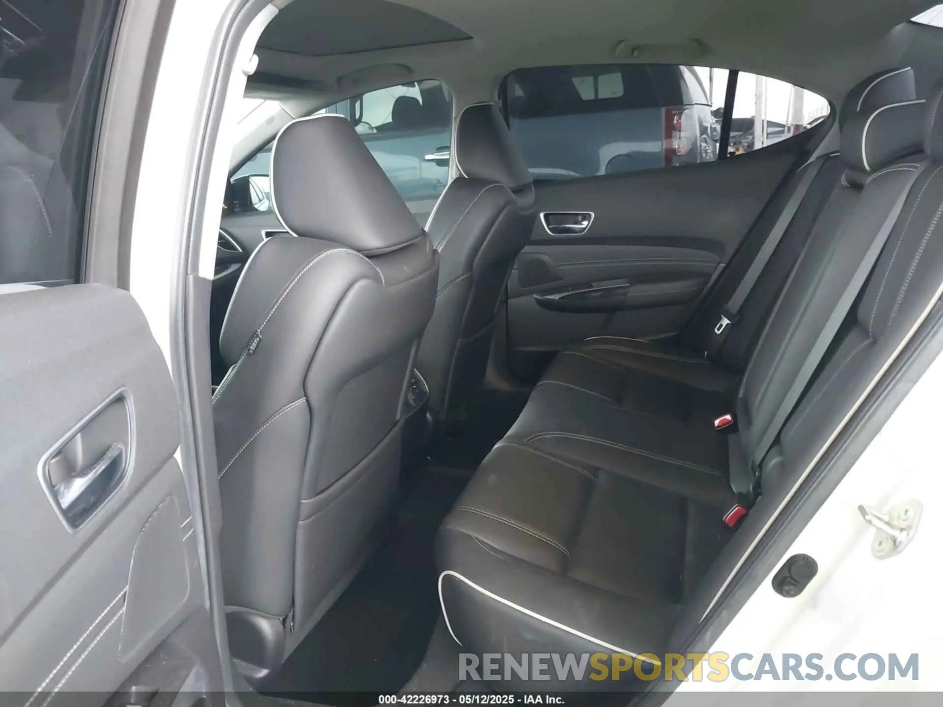 8 Photograph of a damaged car 19UUB2F49KA008906 ACURA TLX 2019