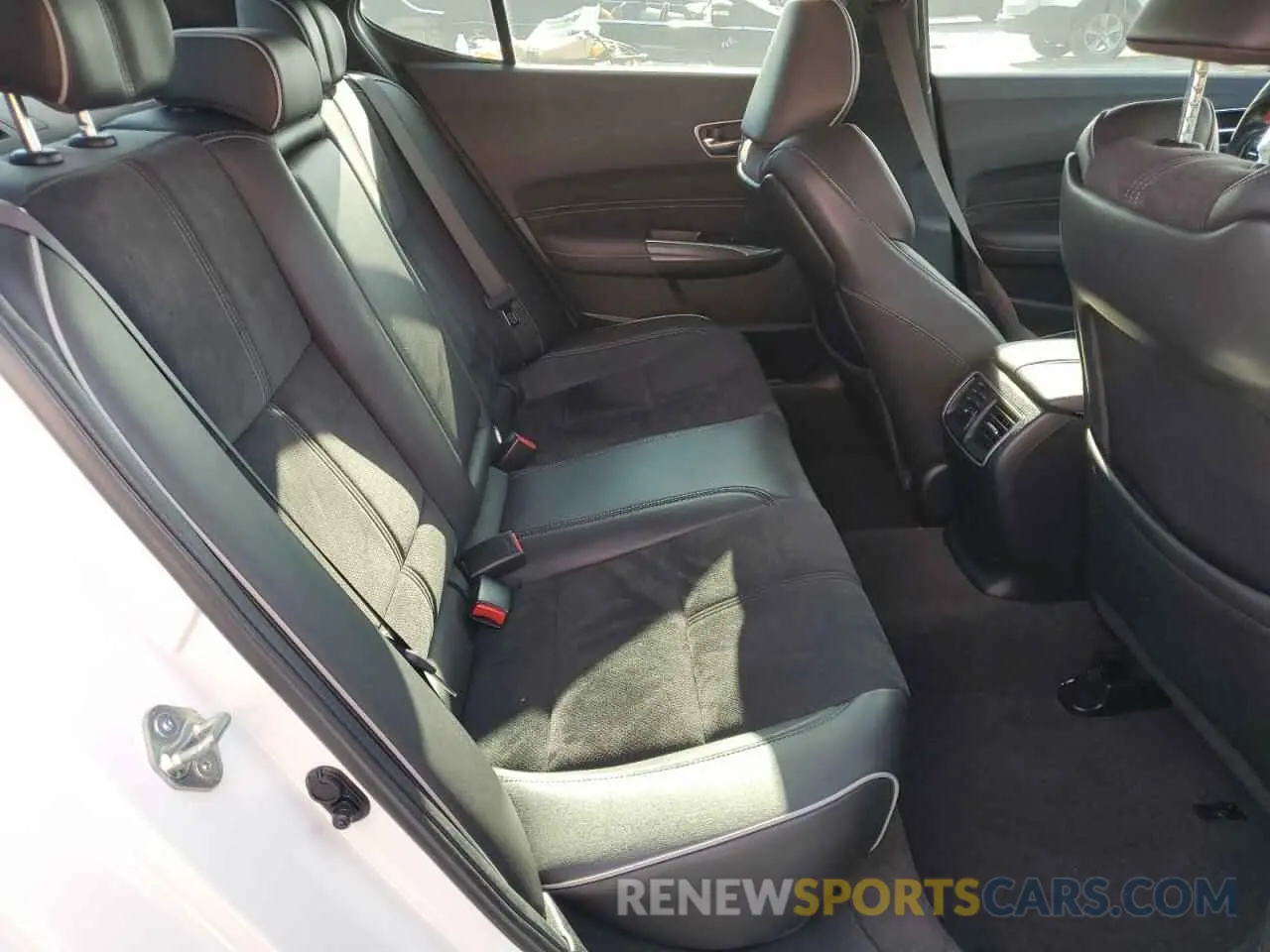 10 Photograph of a damaged car 19UUB2F61KA006035 ACURA TLX 2019