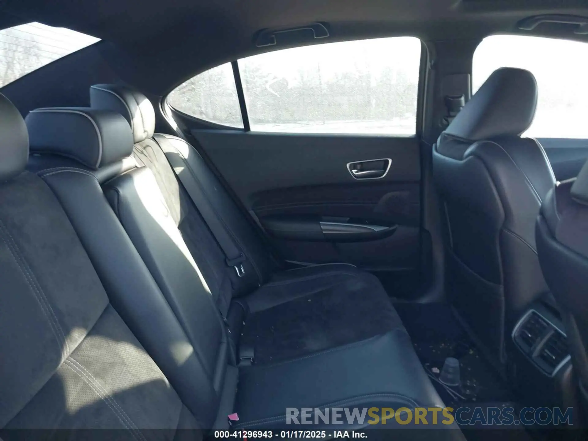 8 Photograph of a damaged car 19UUB2F61KA009548 ACURA TLX 2019