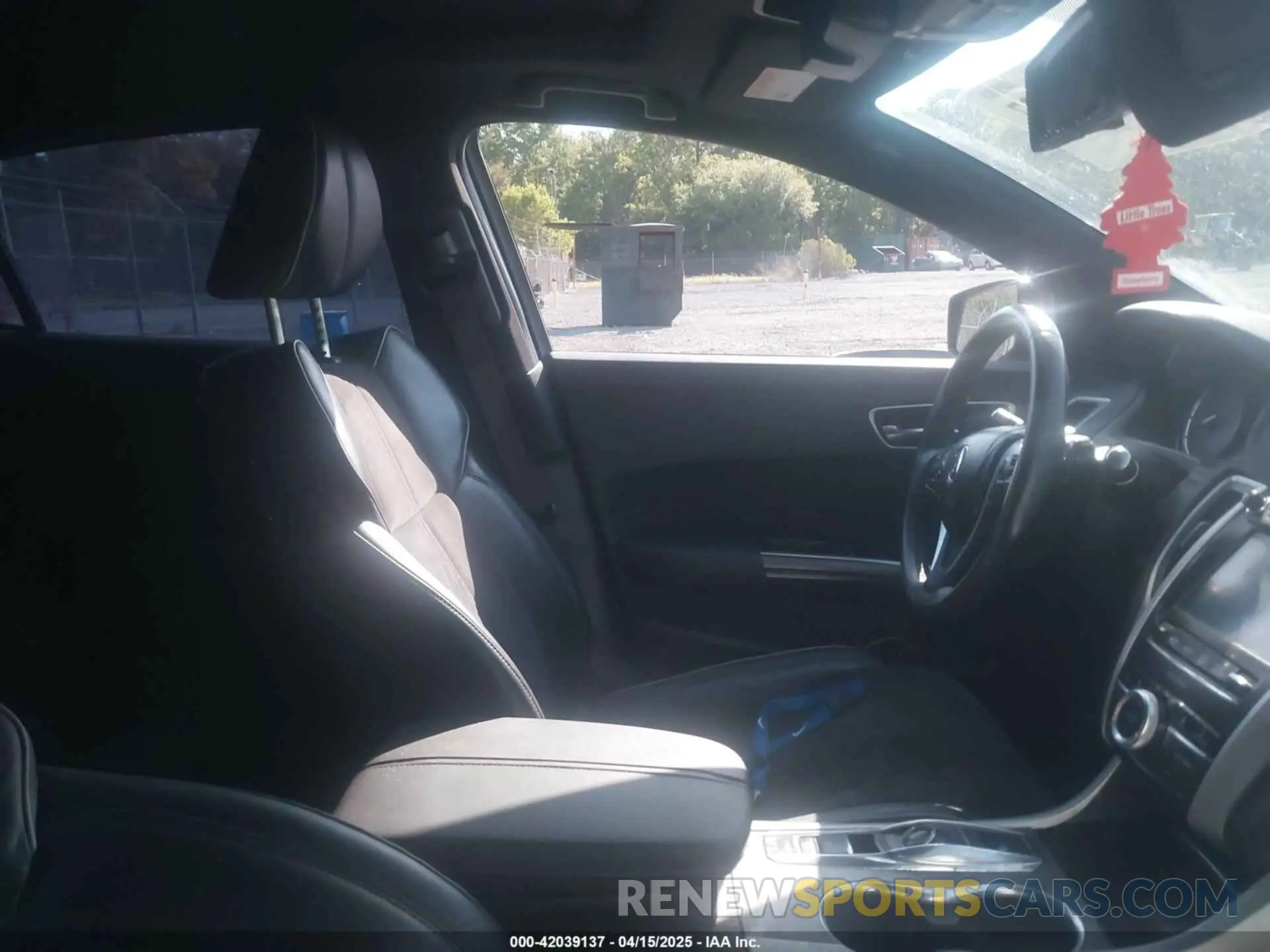 5 Photograph of a damaged car 19UUB2F62KA006920 ACURA TLX 2019