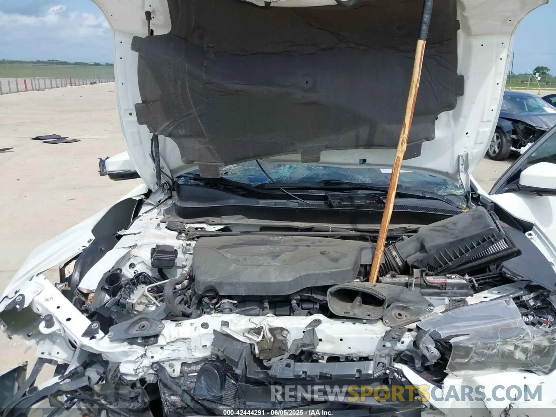 10 Photograph of a damaged car 19UUB2F62KA007114 ACURA TLX 2019