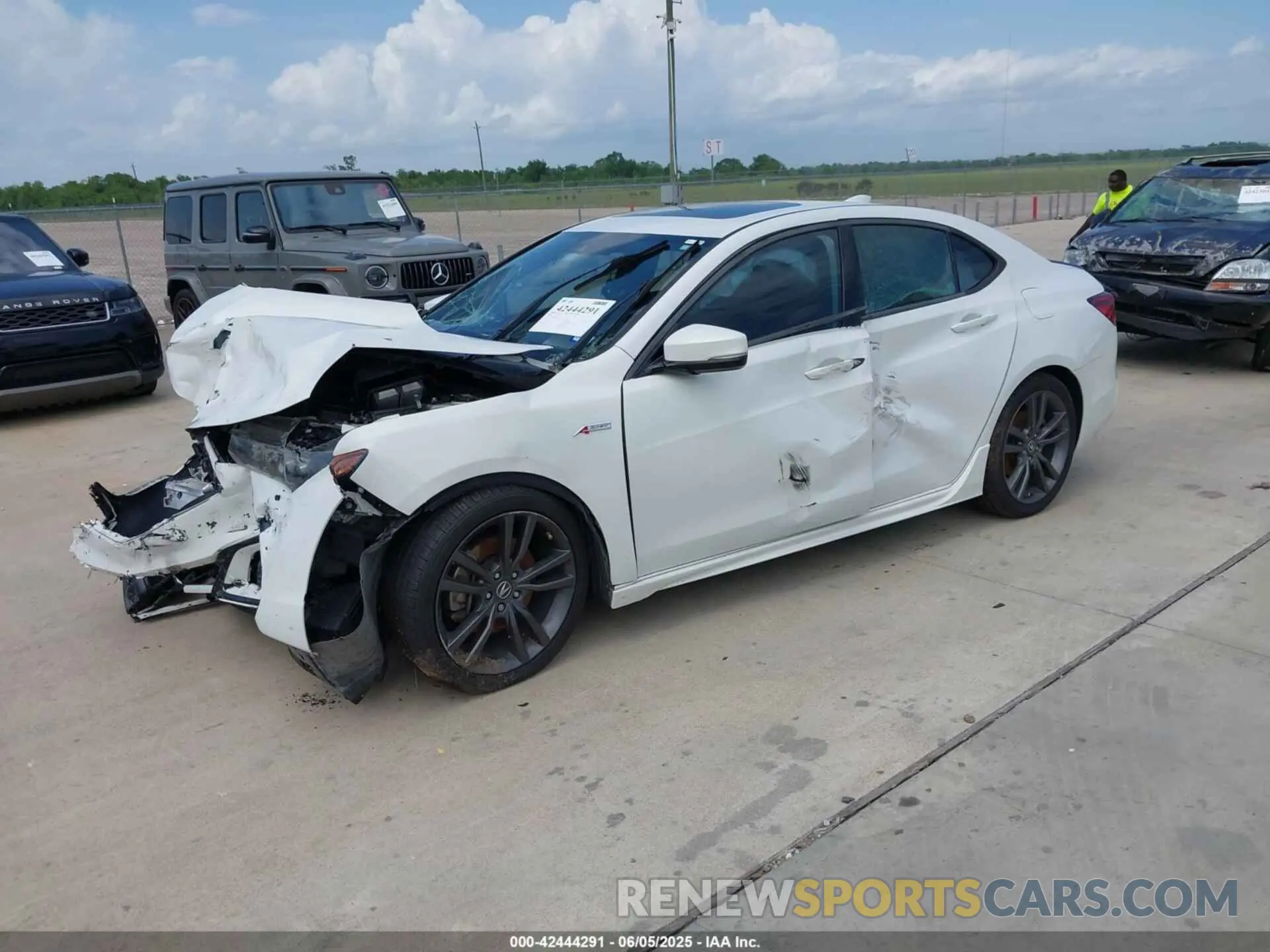 2 Photograph of a damaged car 19UUB2F62KA007114 ACURA TLX 2019