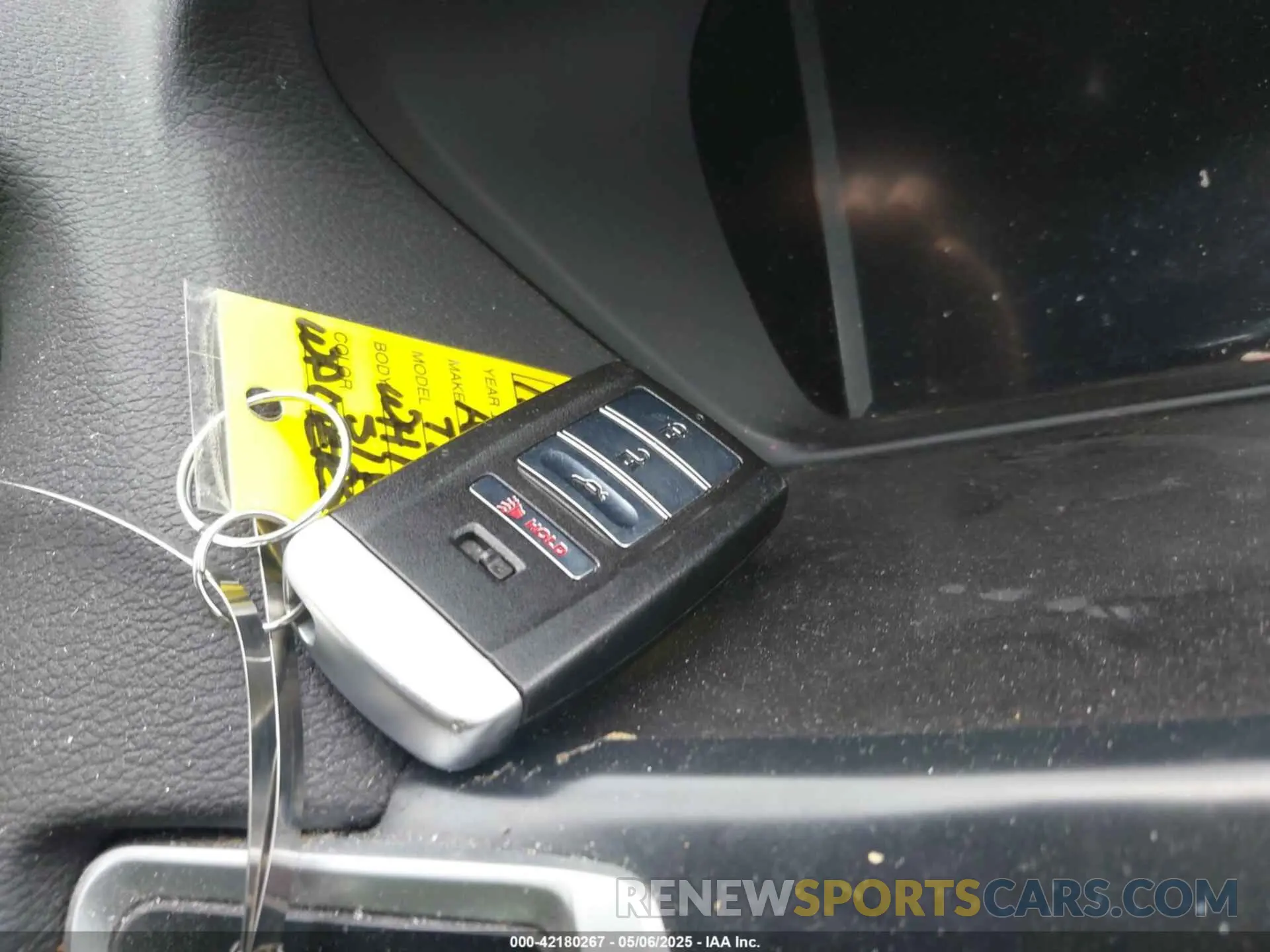 11 Photograph of a damaged car 19UUB3F60KA005206 ACURA TLX 2019