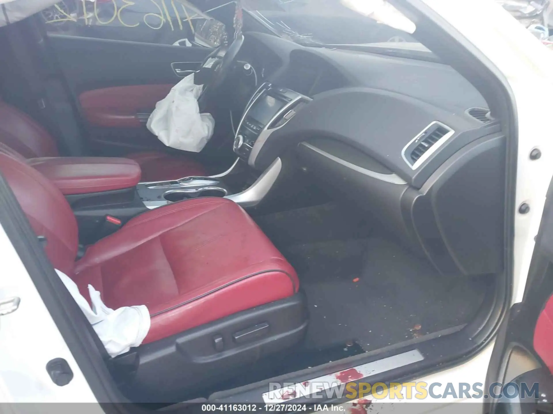 5 Photograph of a damaged car 19UUB3F62KA001769 ACURA TLX 2019