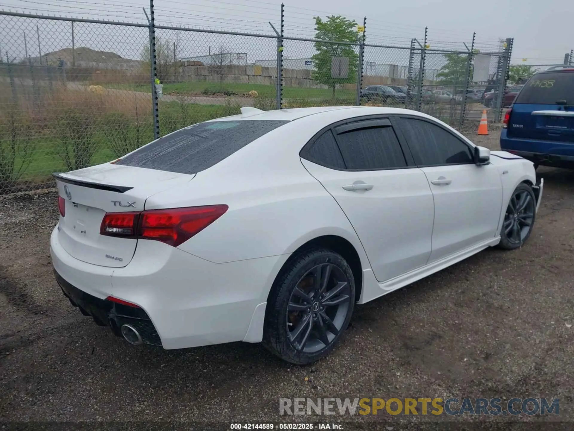 4 Photograph of a damaged car 19UUB3F63KA800671 ACURA TLX 2019