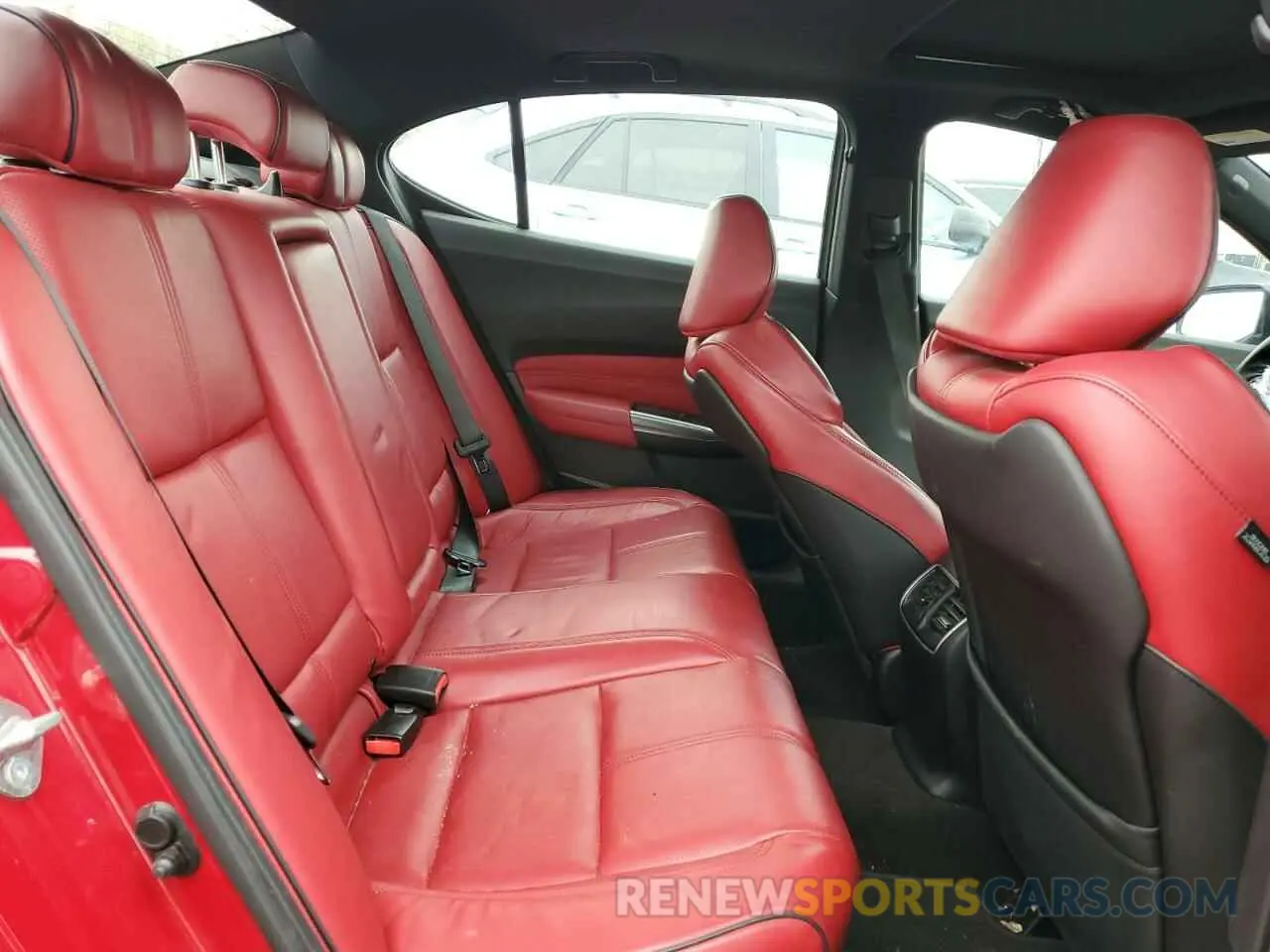 10 Photograph of a damaged car 19UUB3F64KA004642 ACURA TLX 2019