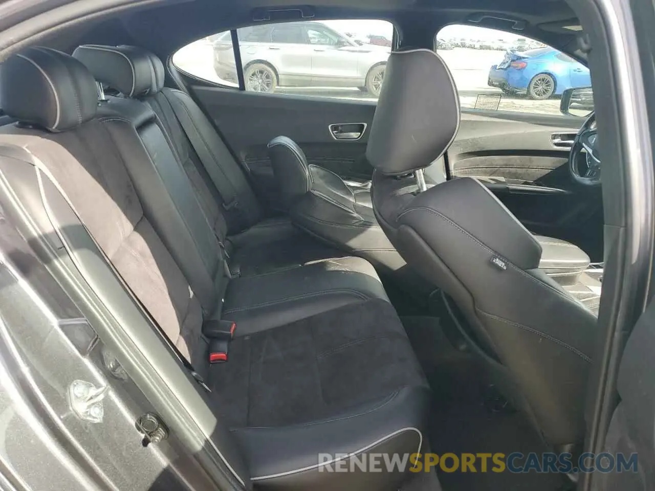 10 Photograph of a damaged car 19UUB3F66KA000561 ACURA TLX 2019