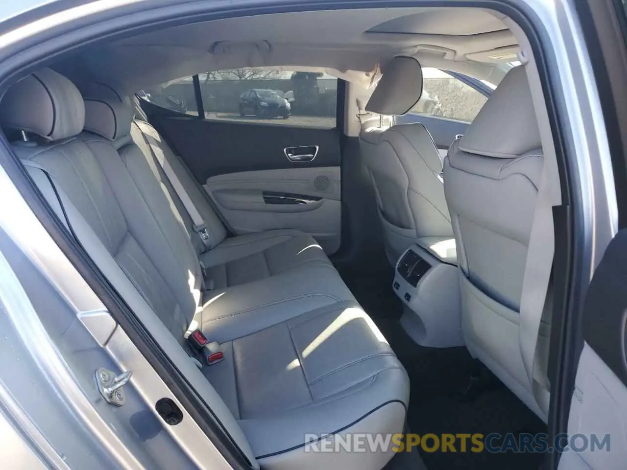 11 Photograph of a damaged car 19UUB3F88KA003544 ACURA TLX 2019