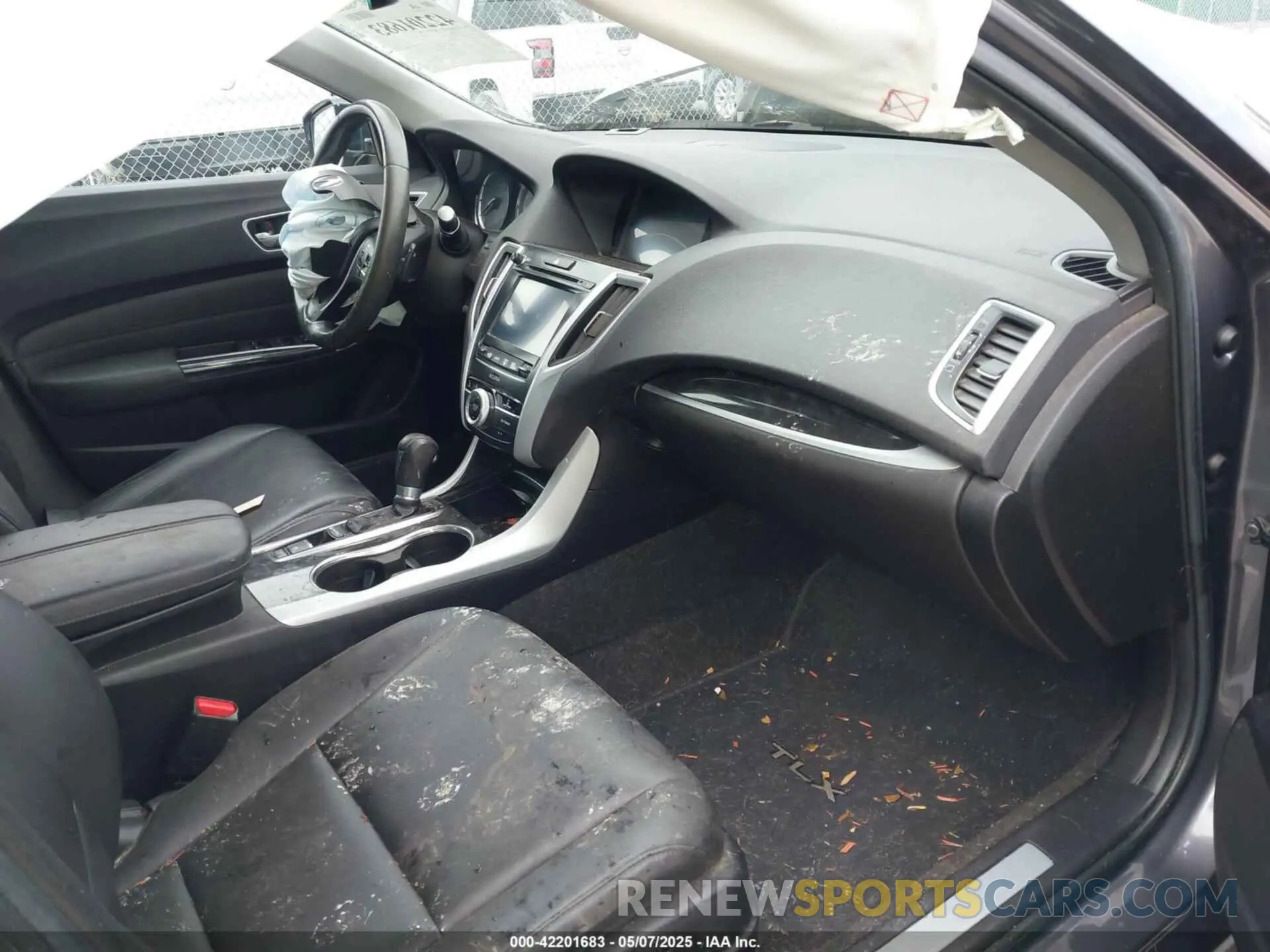 5 Photograph of a damaged car 19UUB1F30LA011504 ACURA TLX 2020