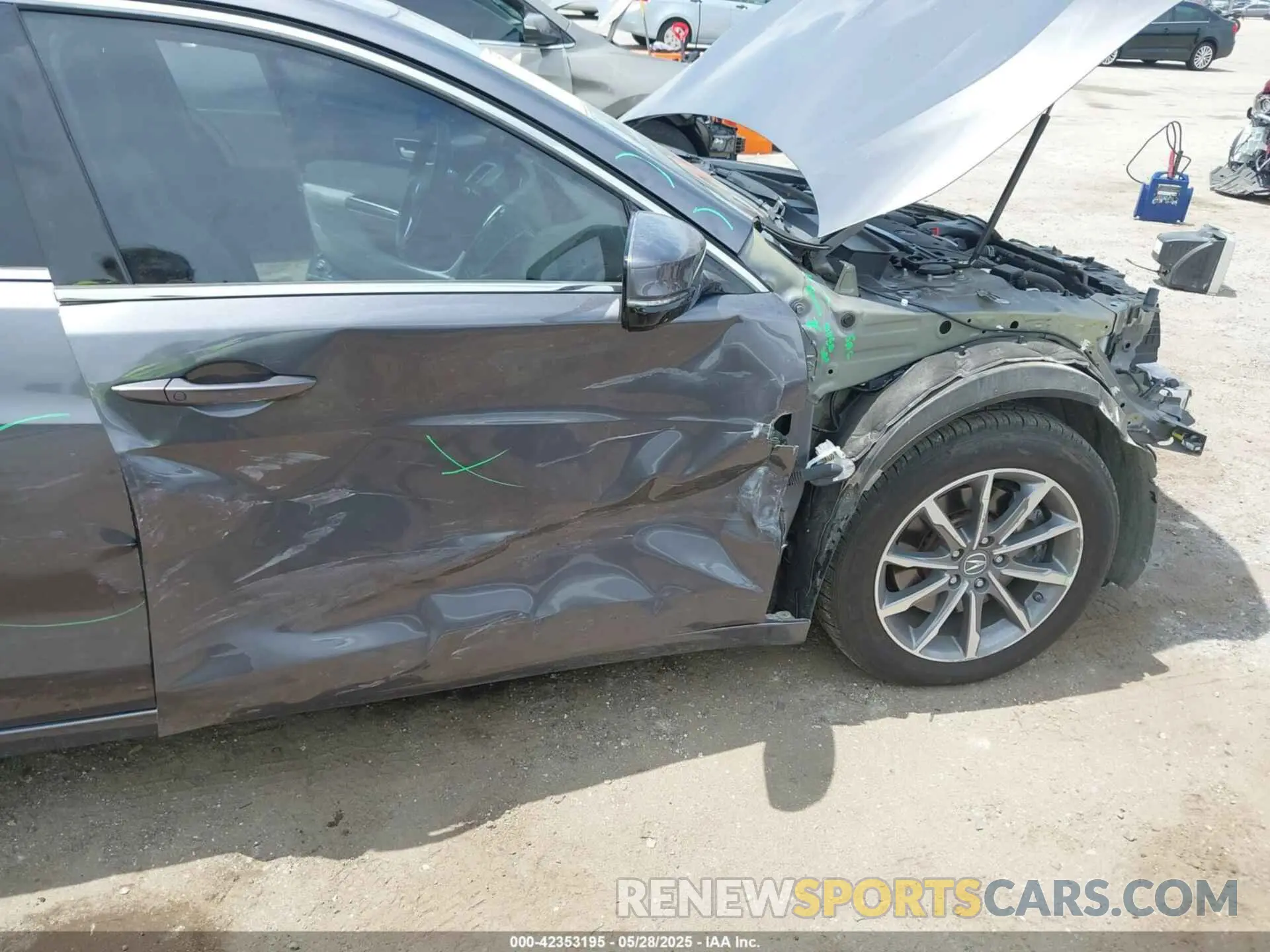 6 Photograph of a damaged car 19UUB1F31LA004495 ACURA TLX 2020
