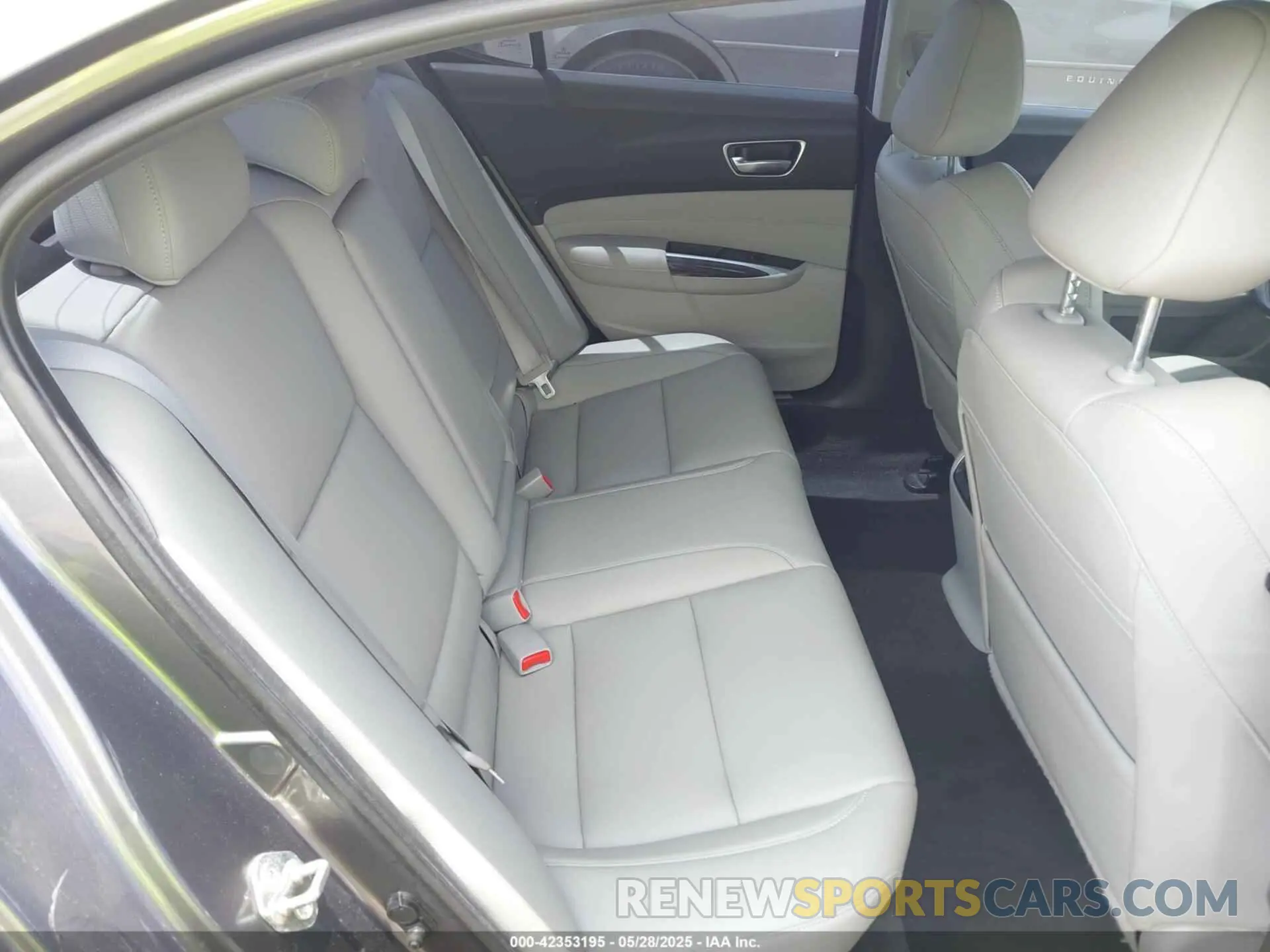 8 Photograph of a damaged car 19UUB1F31LA004495 ACURA TLX 2020